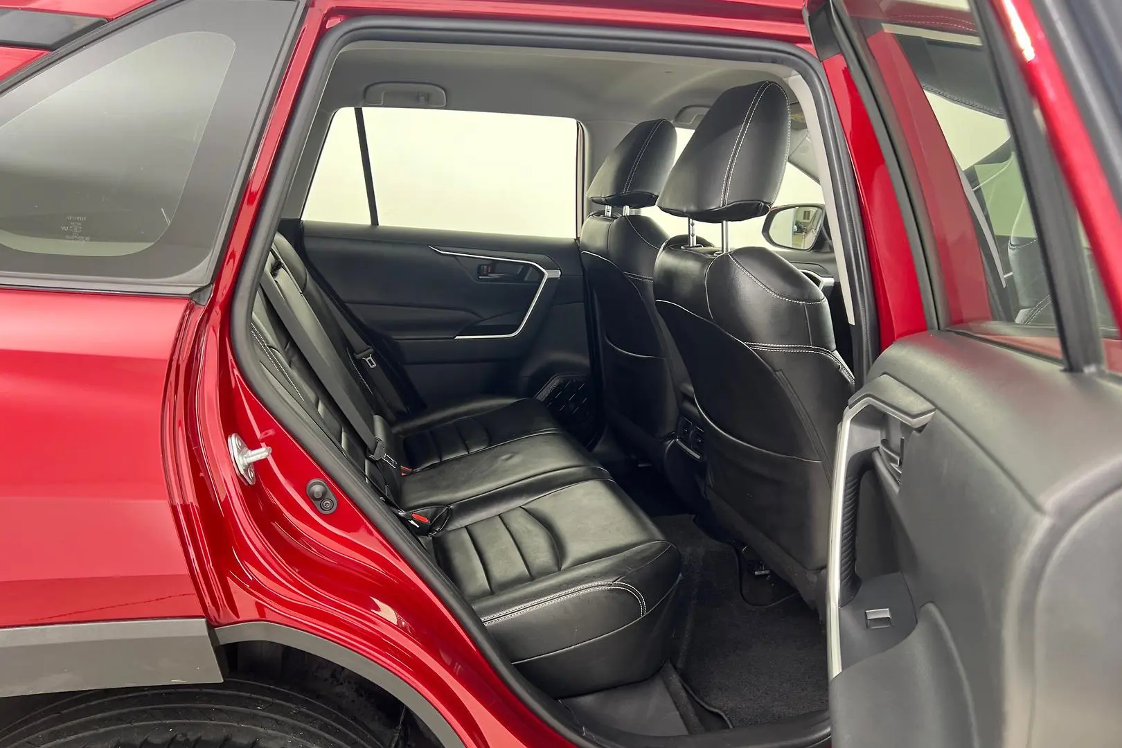 2020 Toyota RAV4 Gallery Image 11