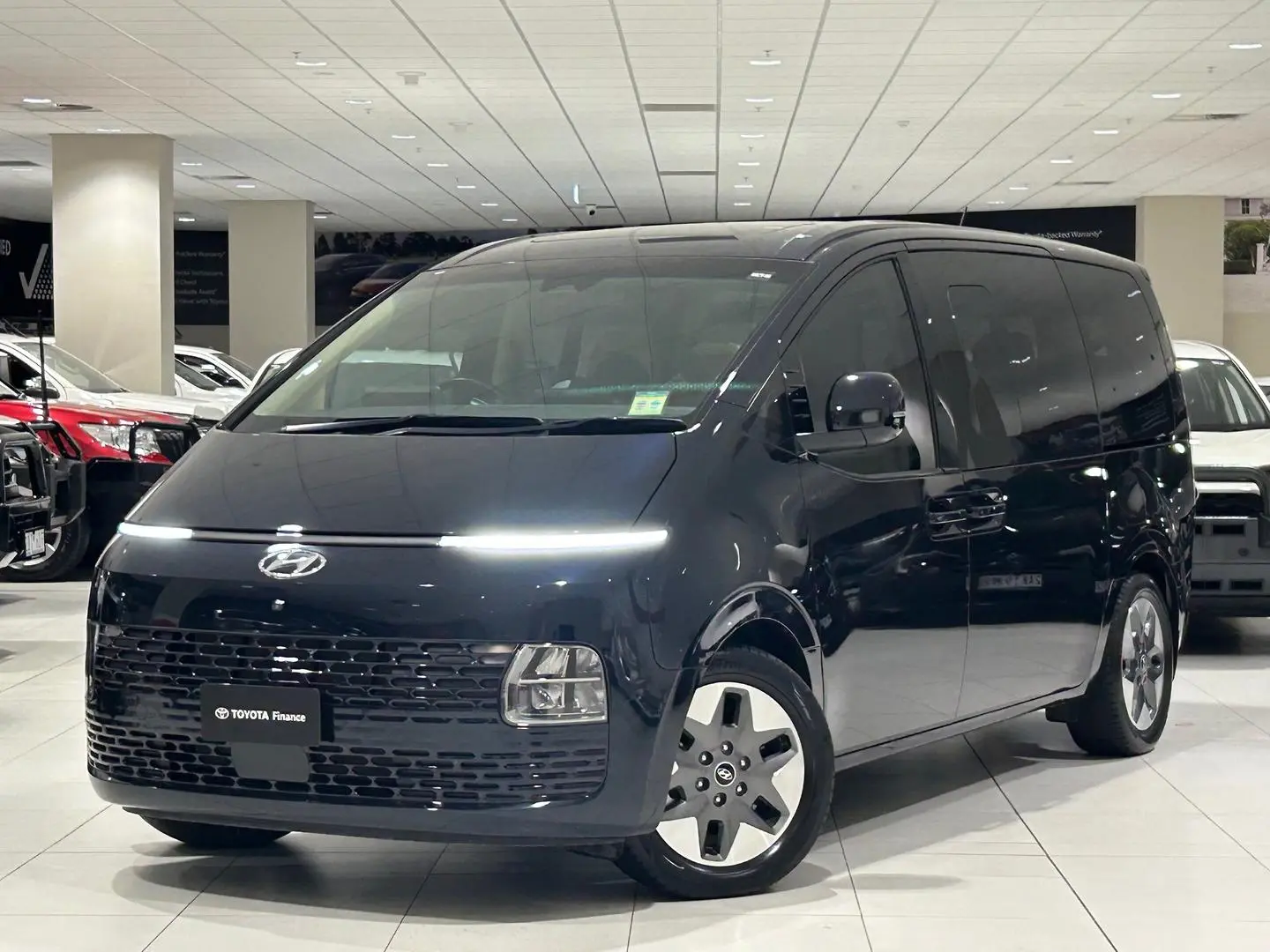 2021 Hyundai STARIA Gallery Image 5