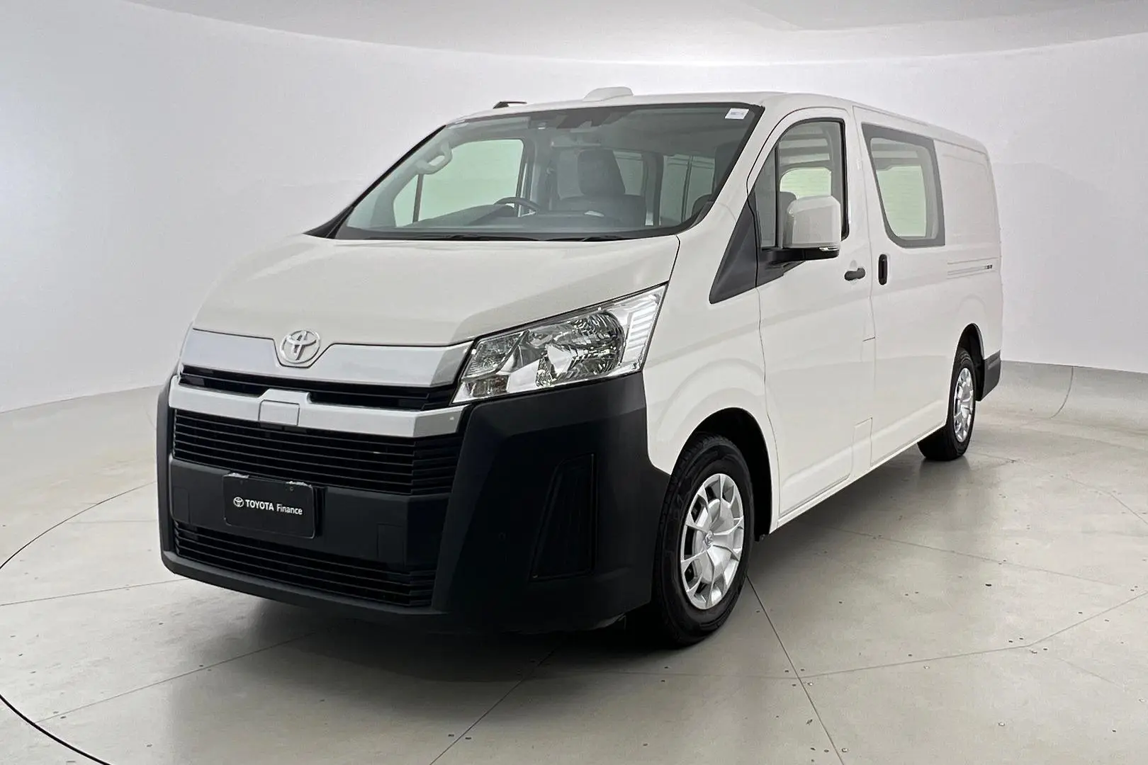 2022 Toyota Hiace Gallery Image 9