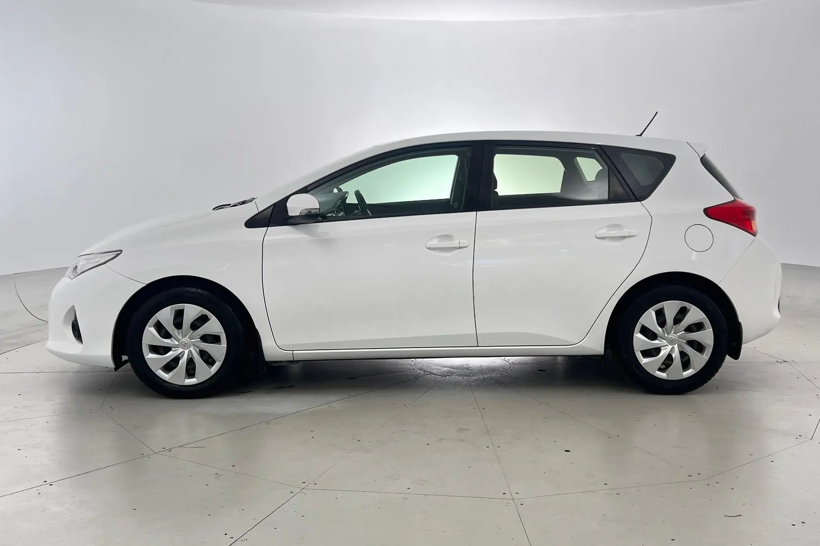 2014 Toyota Corolla Gallery Image 8
