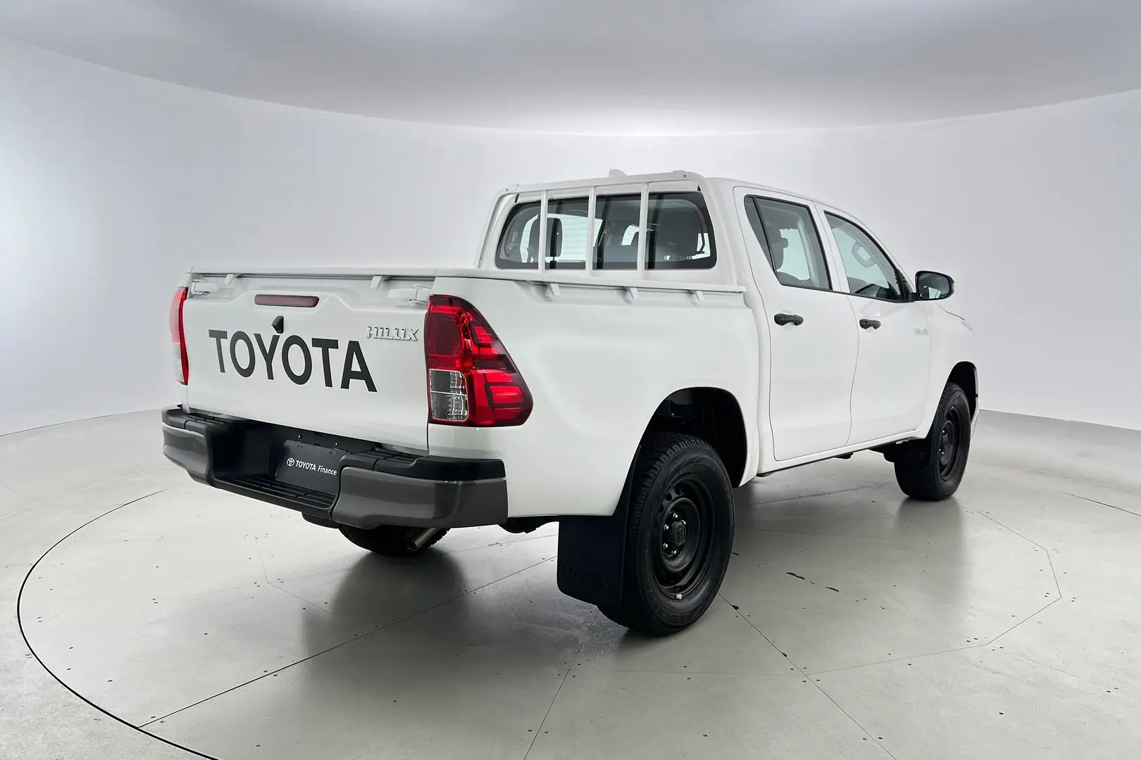 2023 Toyota Hilux Gallery Image 7