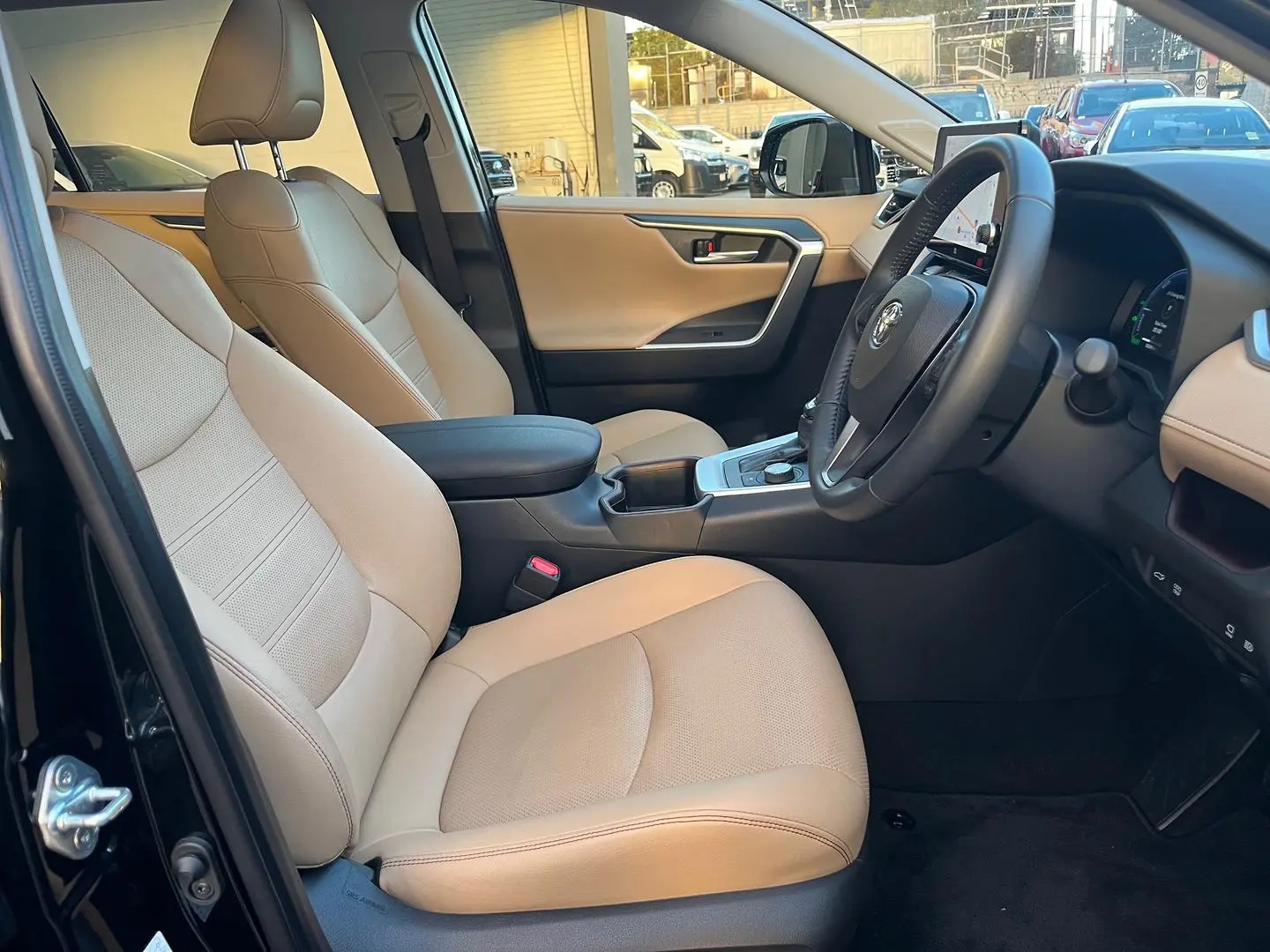 2024 Toyota RAV4 Gallery Image 12