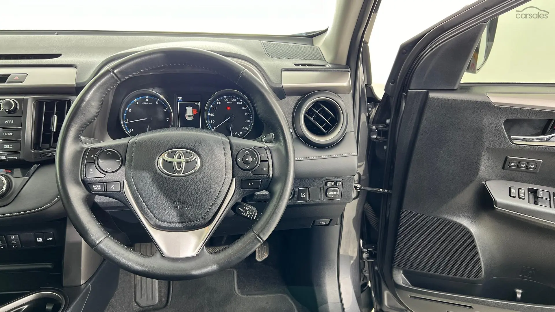 2018 Toyota RAV4 Image 18