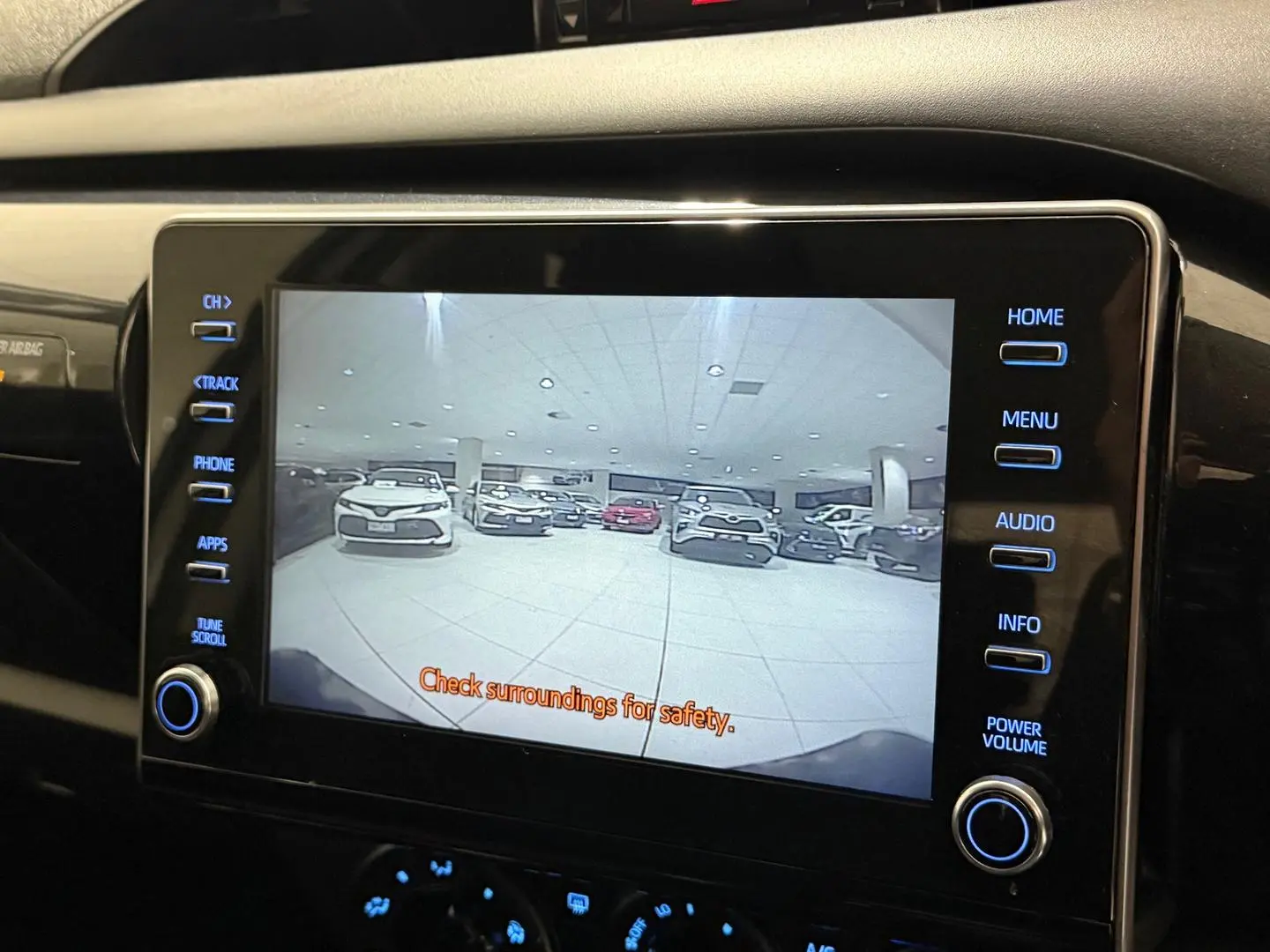 2022 Toyota Hilux Gallery Image 18