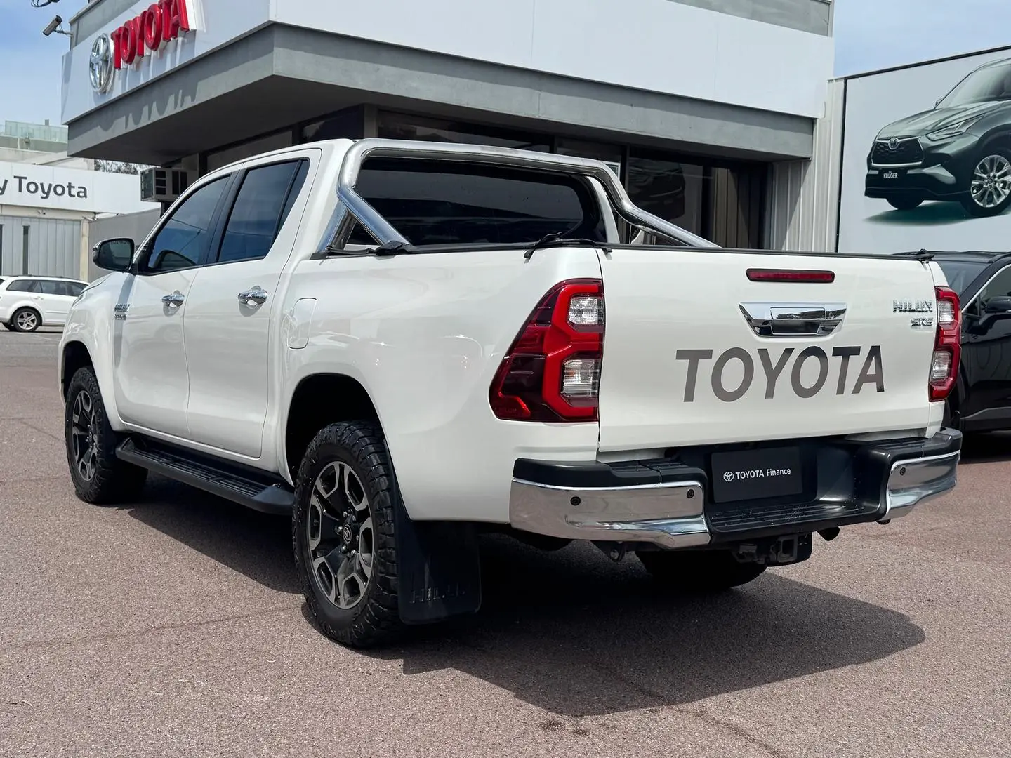 2020 Toyota Hilux Gallery Image 7