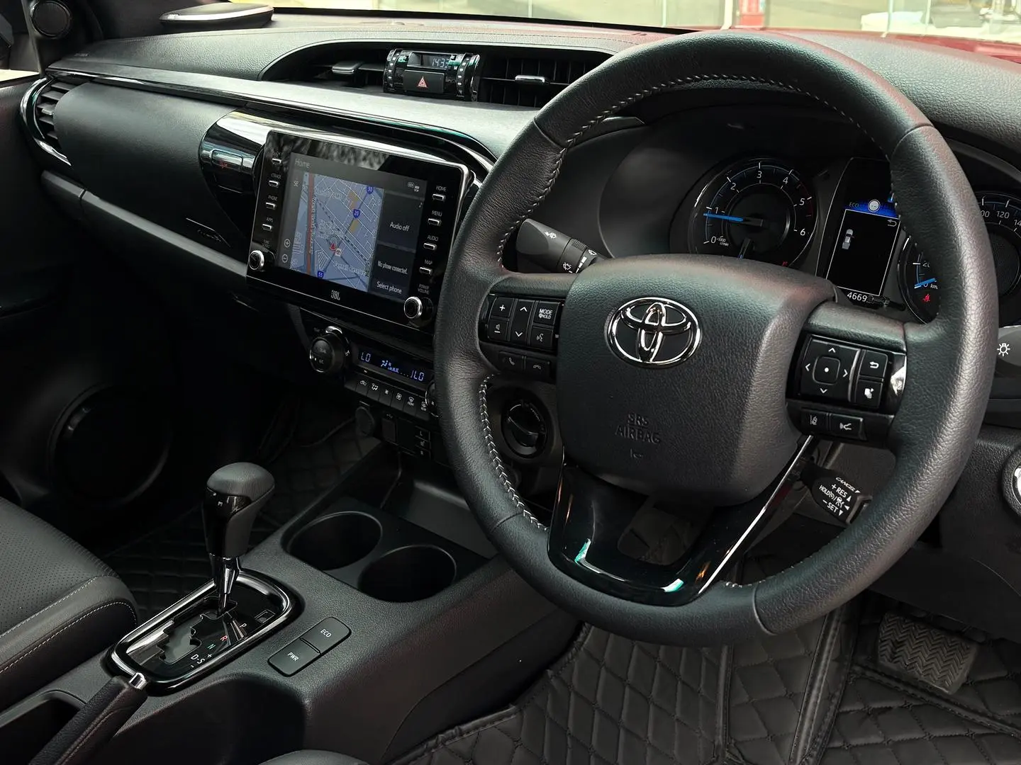 2023 Toyota Hilux Gallery Image 12