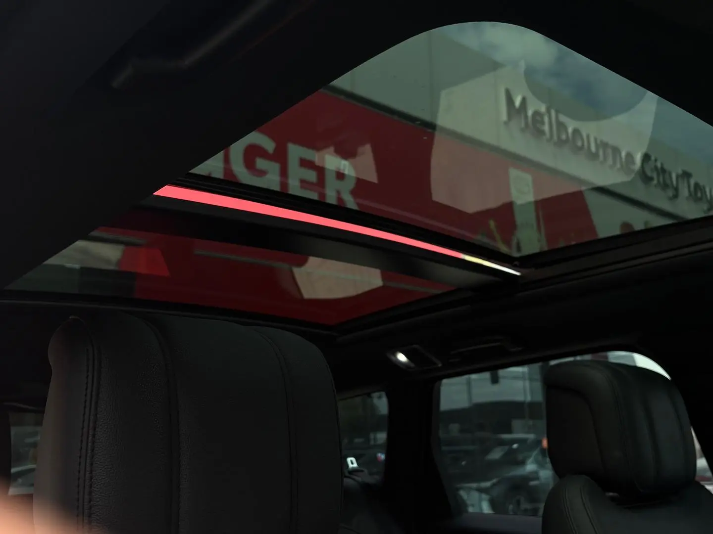 2021 Land Rover Range Rover Sport Gallery Image 3