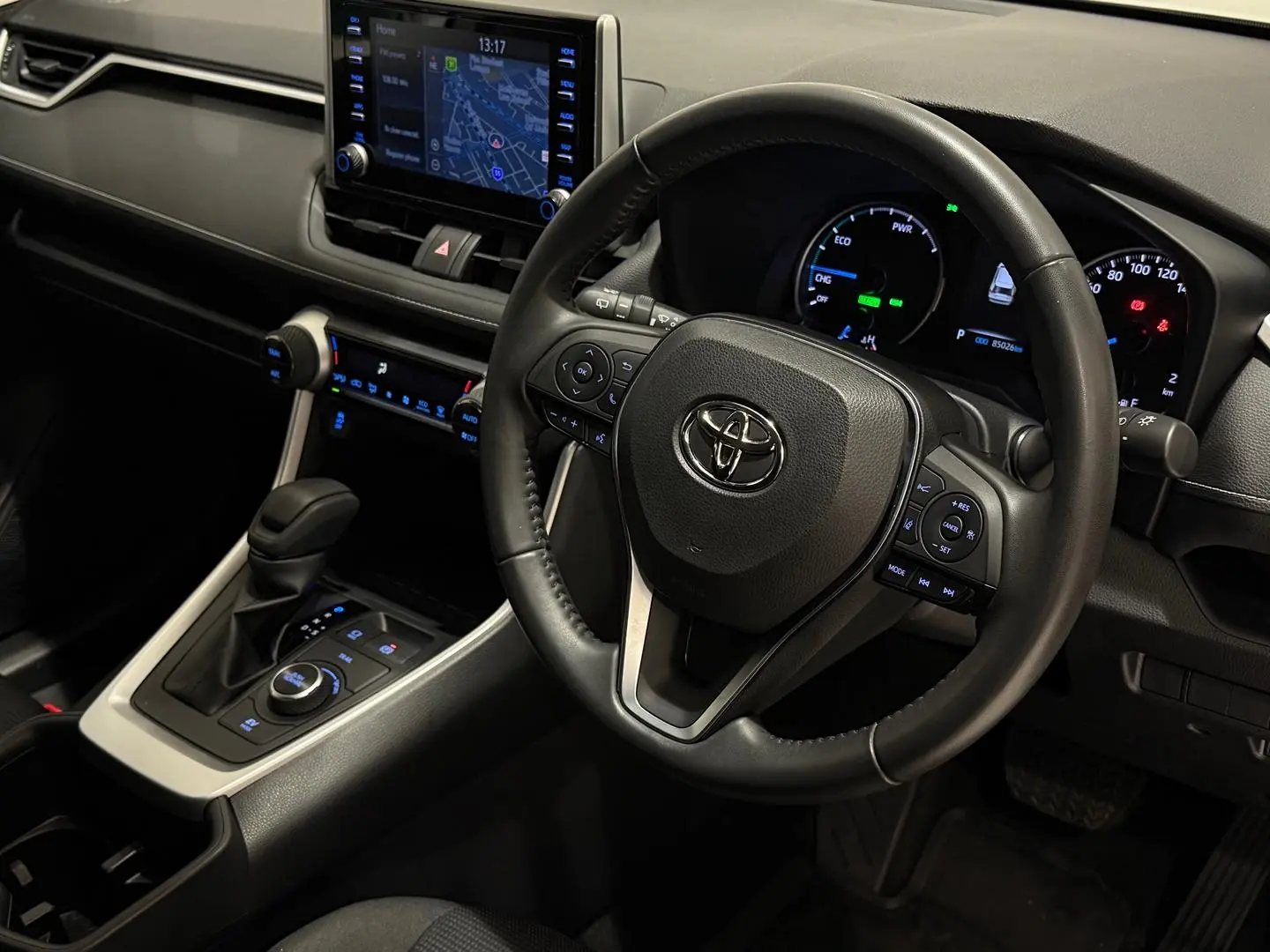 2022 Toyota RAV4 Gallery Image 13