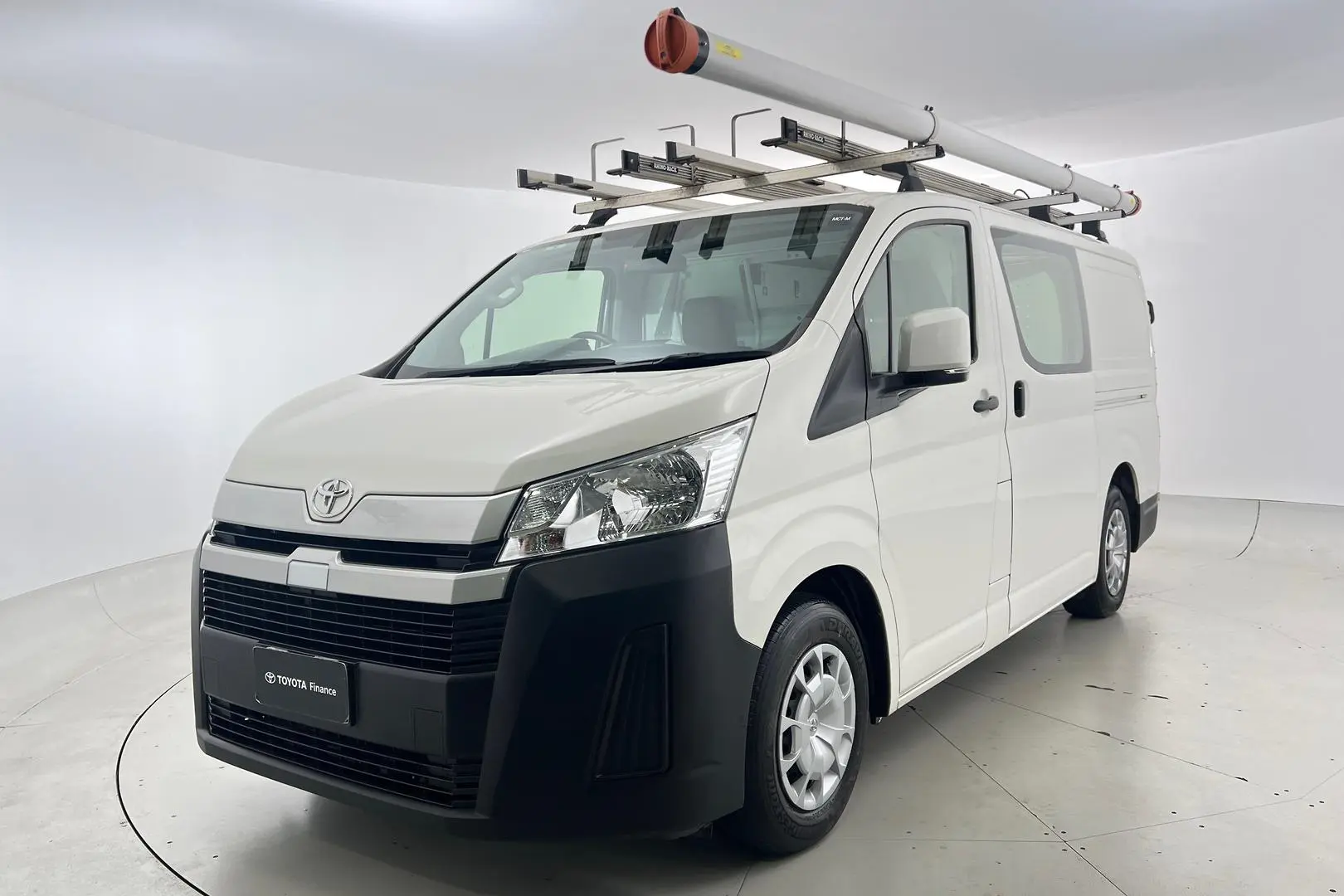 2021 Toyota Hiace Gallery Image 4