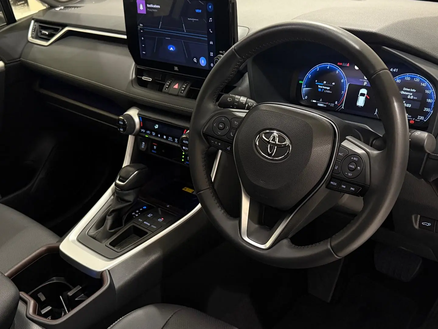 2024 Toyota RAV4 Gallery Image 13