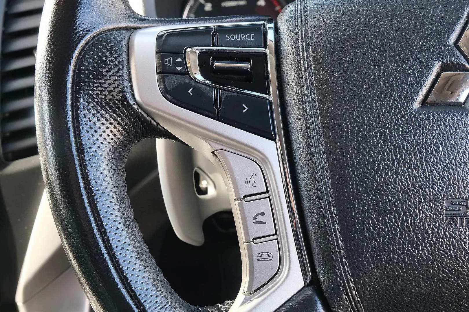 2017 Mitsubishi Pajero Sport Gallery Image 16