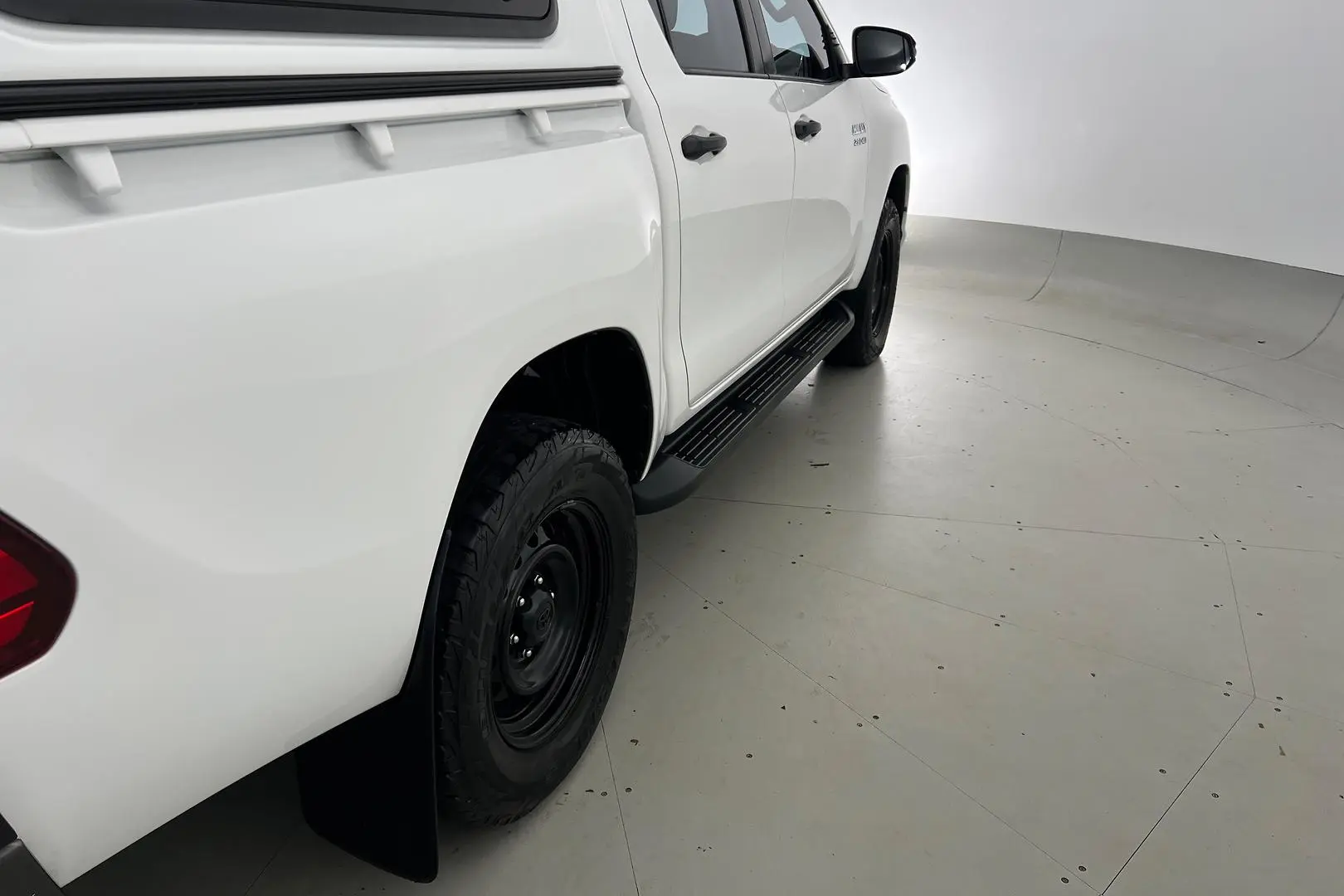 2018 Toyota Hilux Gallery Image 10