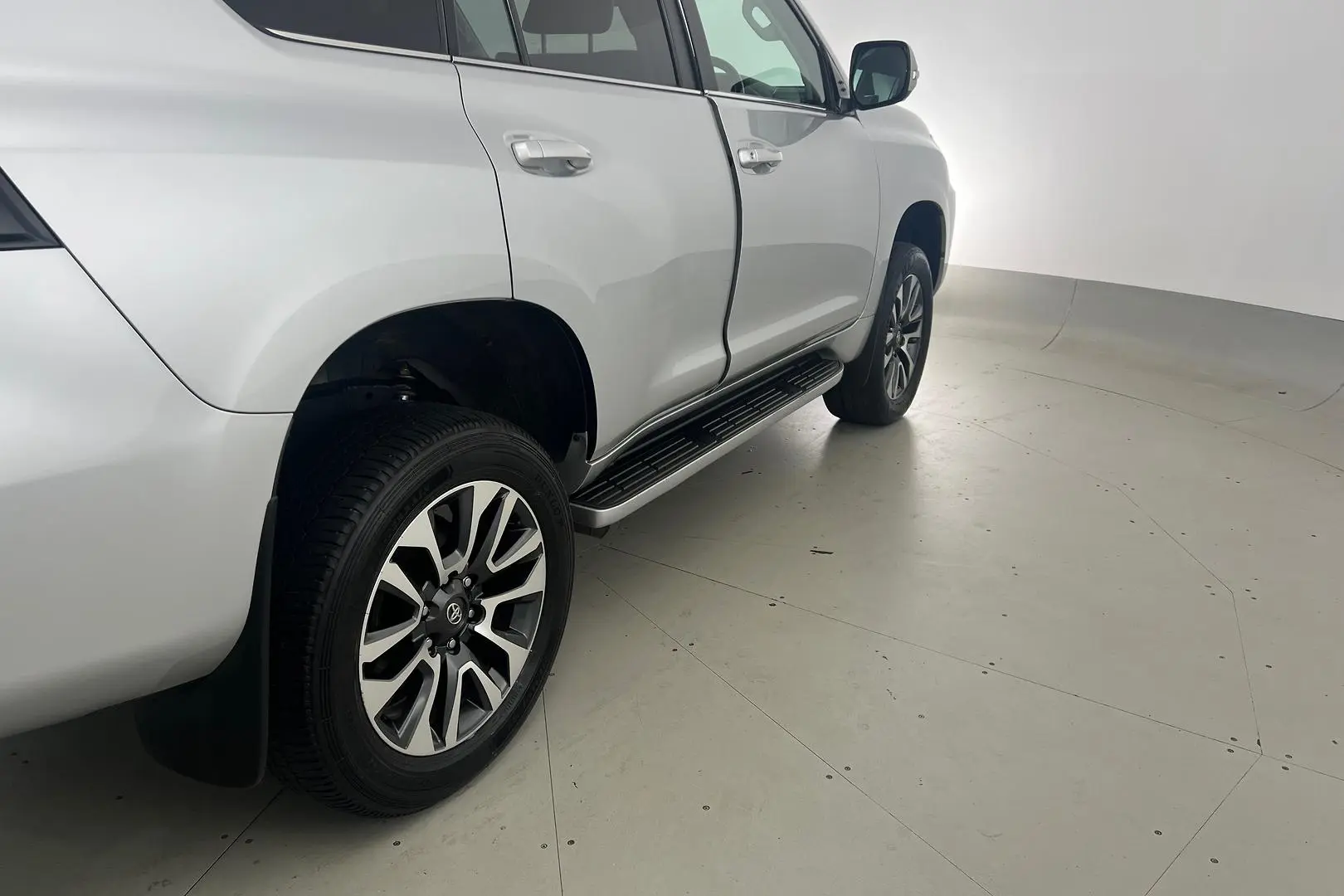 2021 Toyota Landcruiser Prado Gallery Image 11