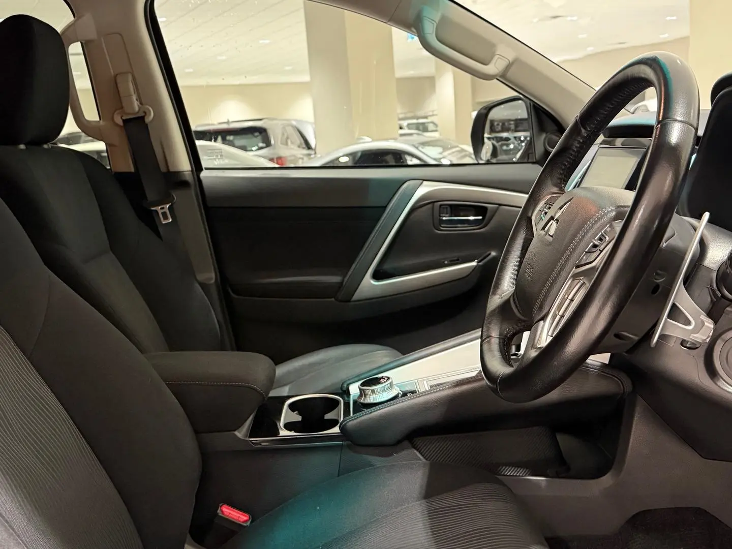 2022 Mitsubishi Pajero Sport Gallery Image 12