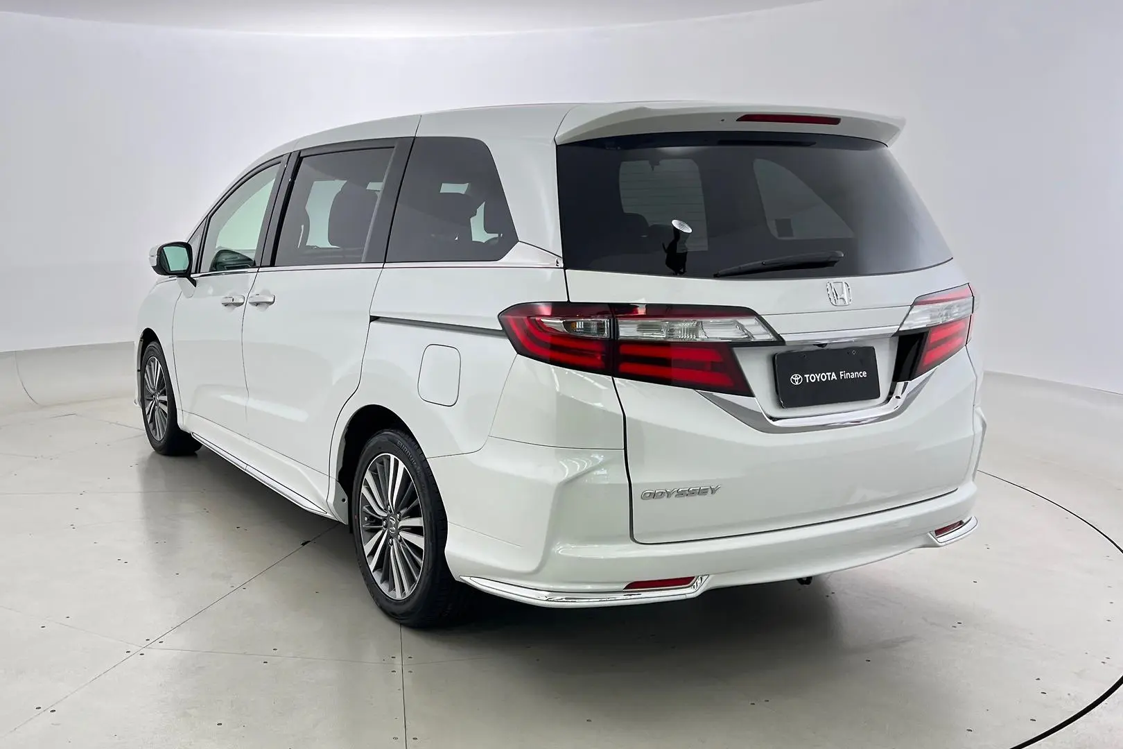 2019 Honda Odyssey Gallery Image 2