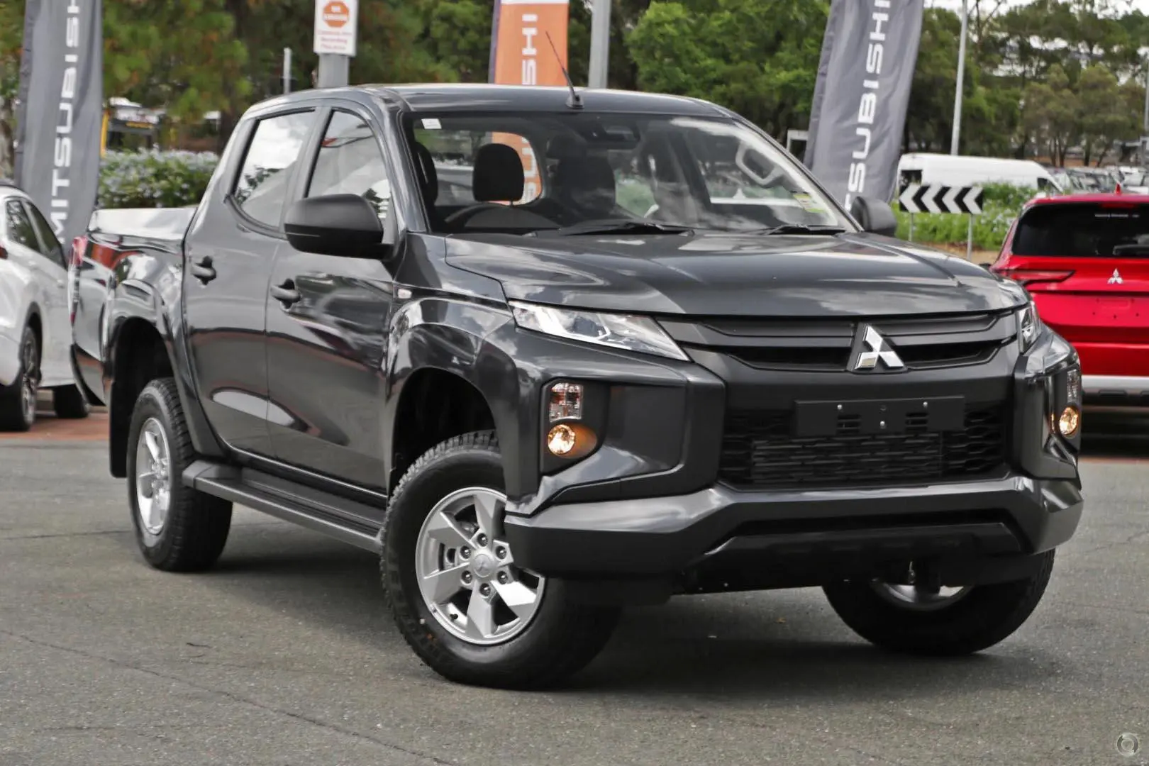 2022 Mitsubishi Triton Gallery Image 1