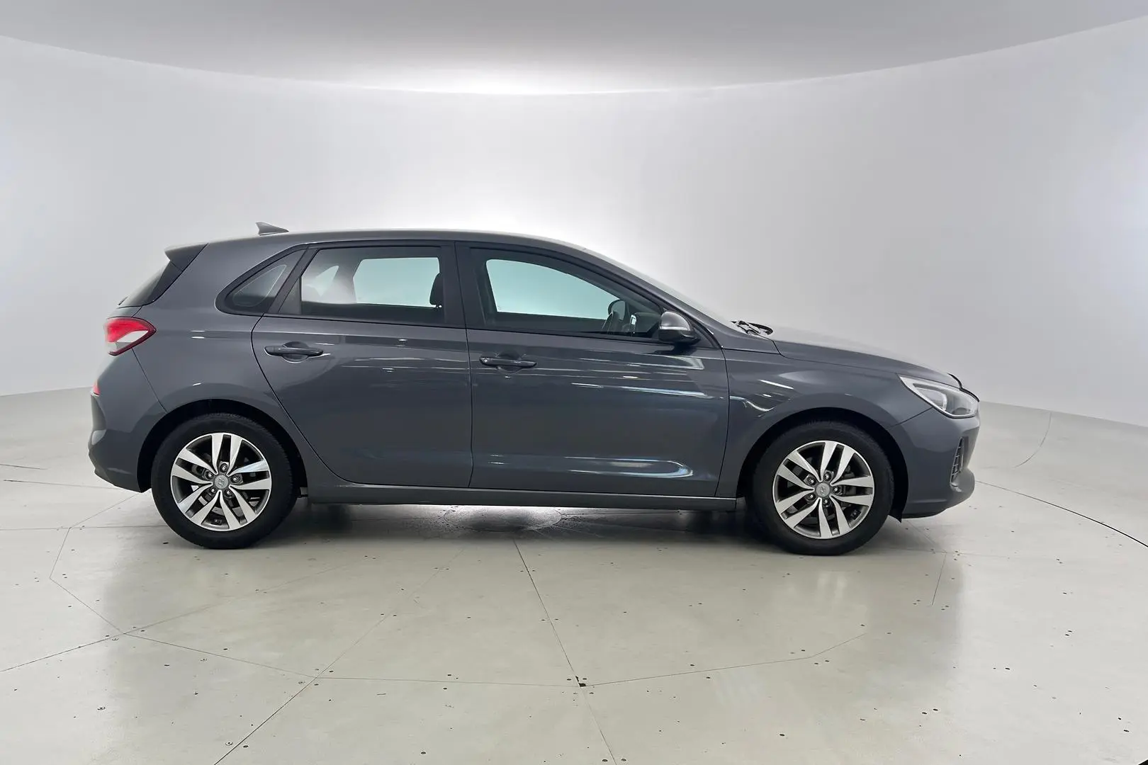 2018 Hyundai i30 Gallery Image 3