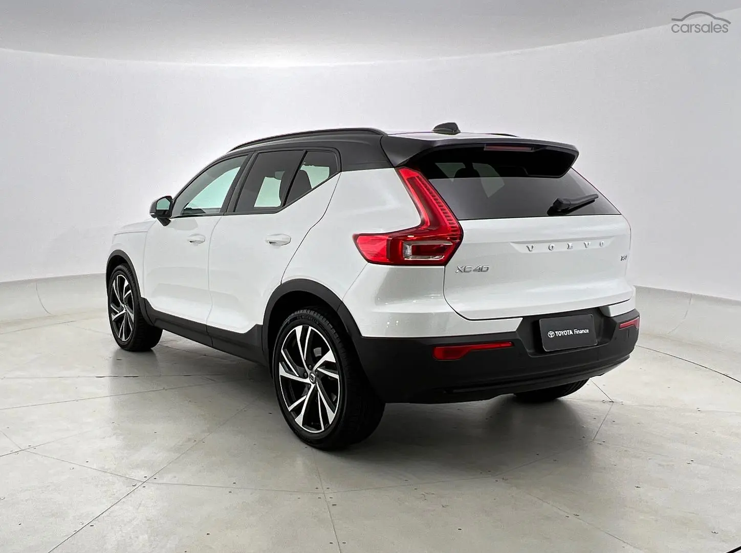 2022 Volvo XC40 Image 6