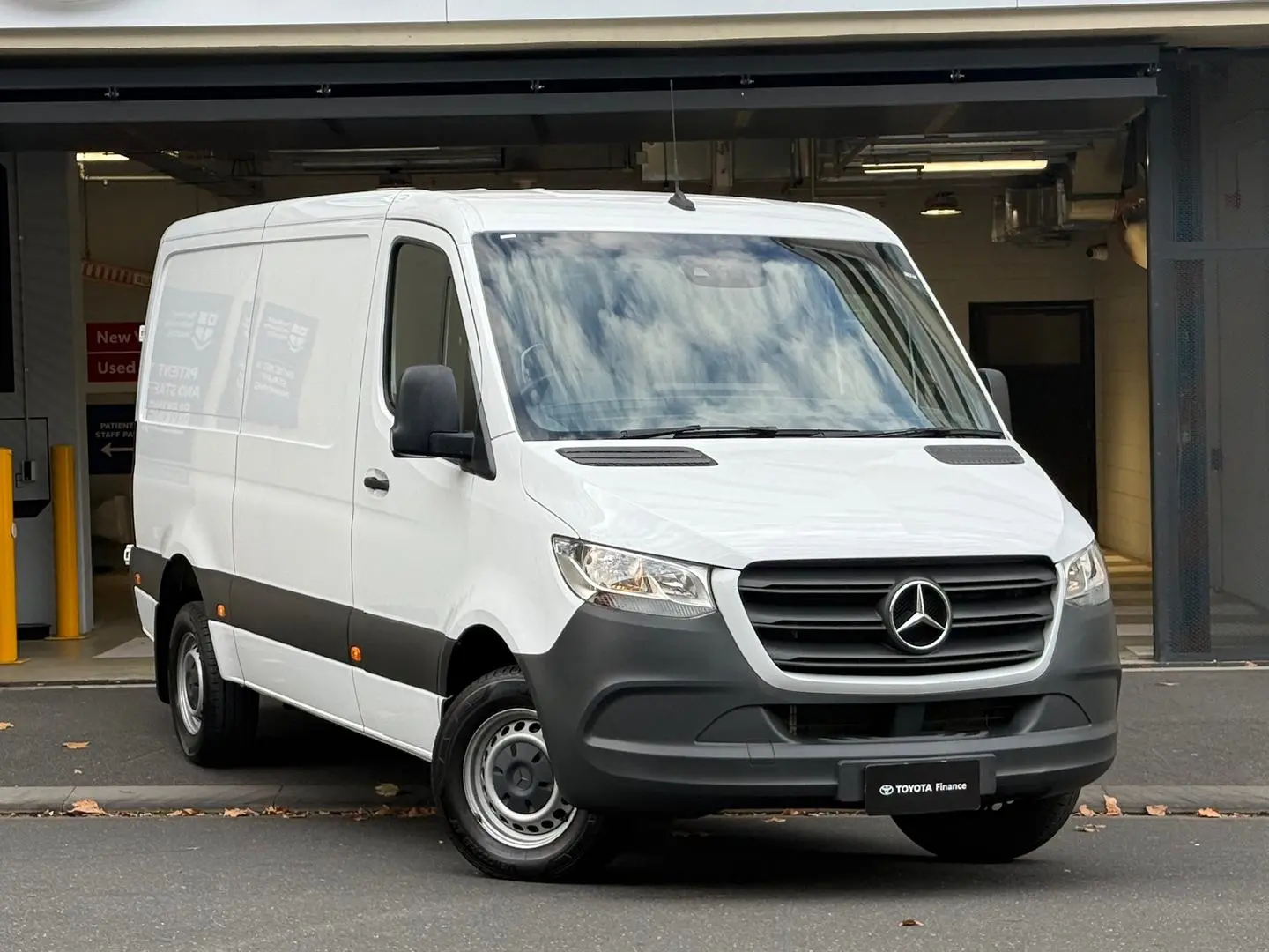 2023 Mercedes-Benz Sprinter Gallery Image 1