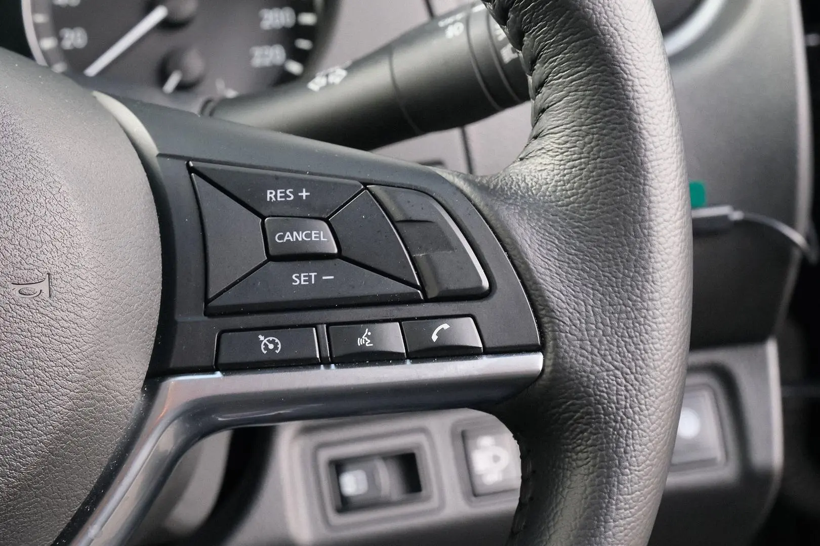 2024 Nissan Navara Gallery Image 15