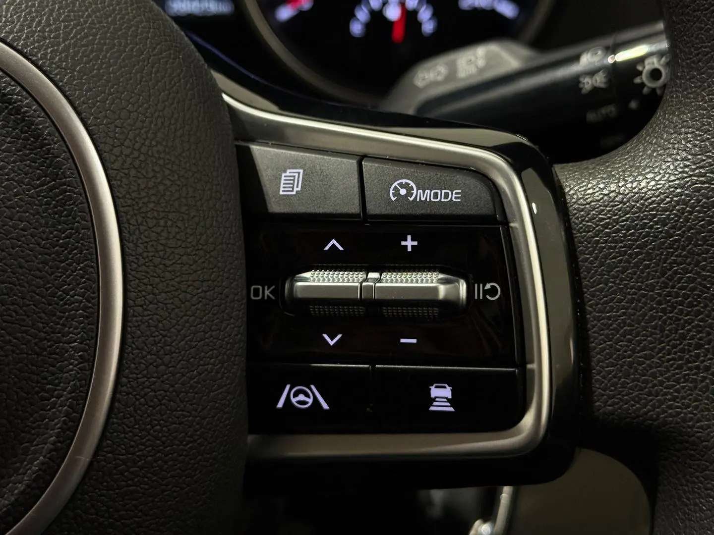2022 Kia Carnival Gallery Image 24