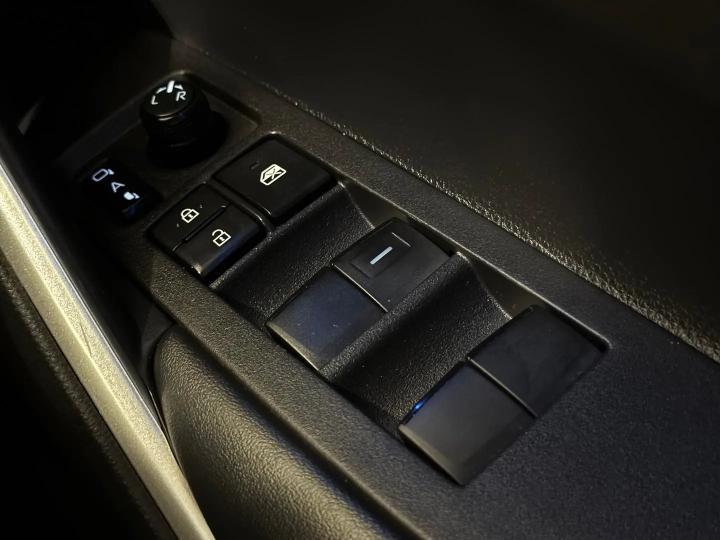 2023 Toyota Corolla Cross Gallery Image 14