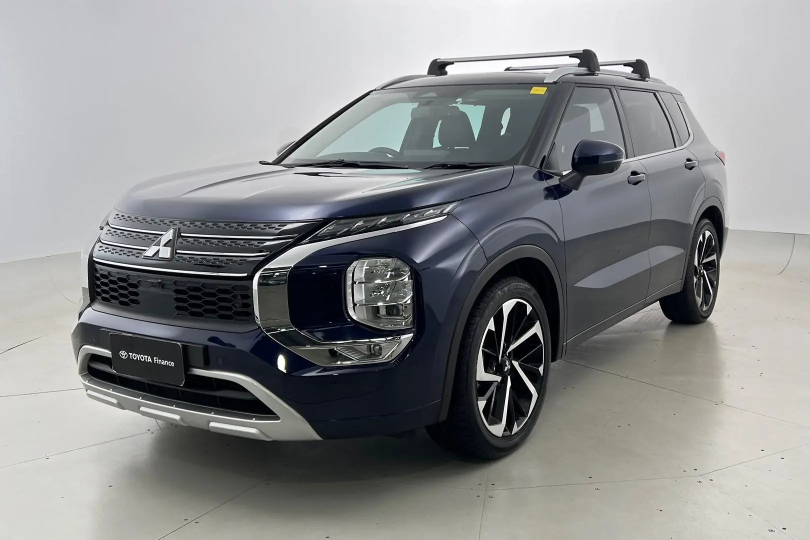 2022 Mitsubishi Outlander Gallery Image 9