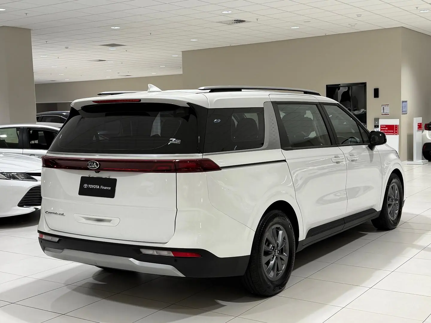 2021 Kia Carnival Gallery Image 10