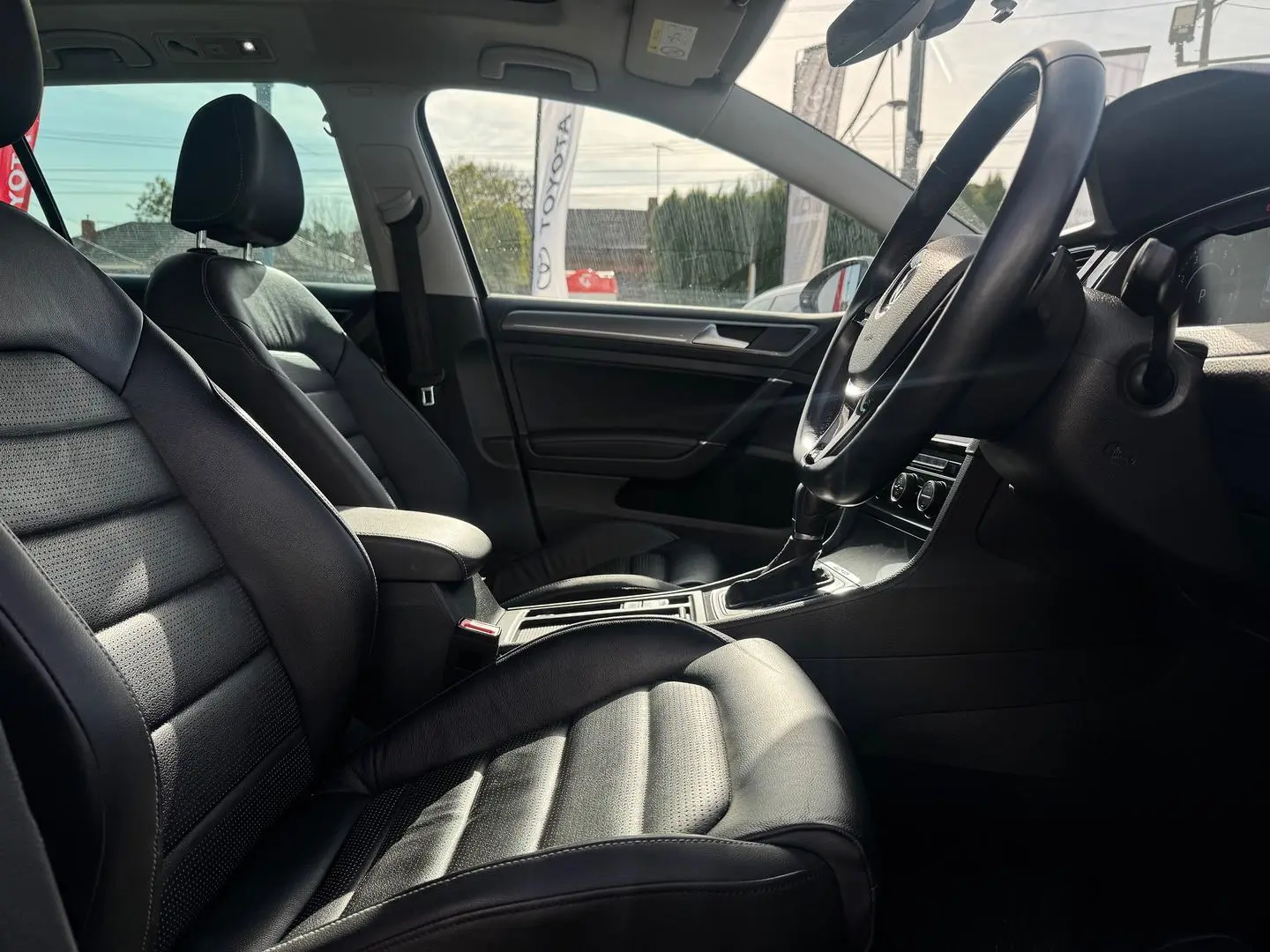 2018 Volkswagen Golf Gallery Image 12