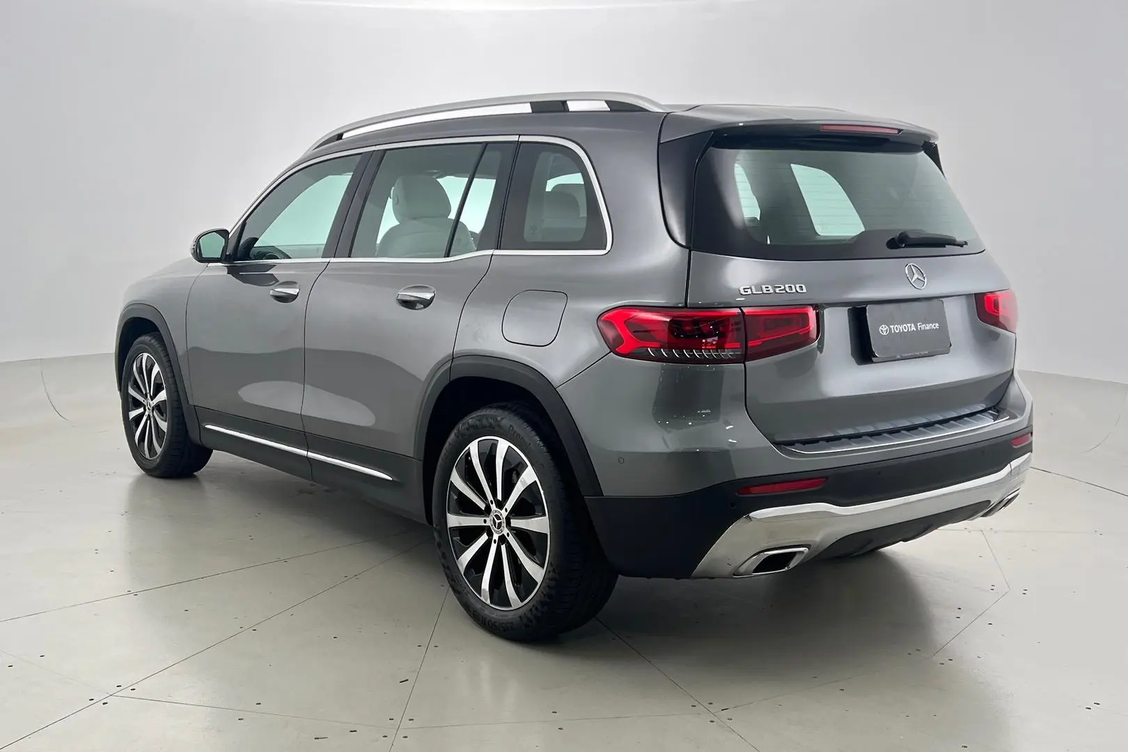 2021 Mercedes-Benz GLB-Class Gallery Image 11