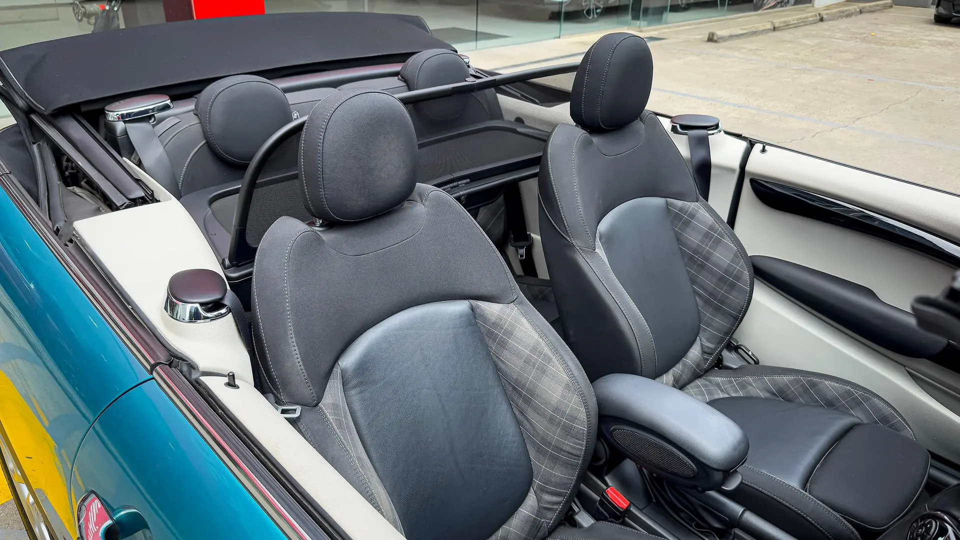 2018 Mini Convertible Gallery Image 18