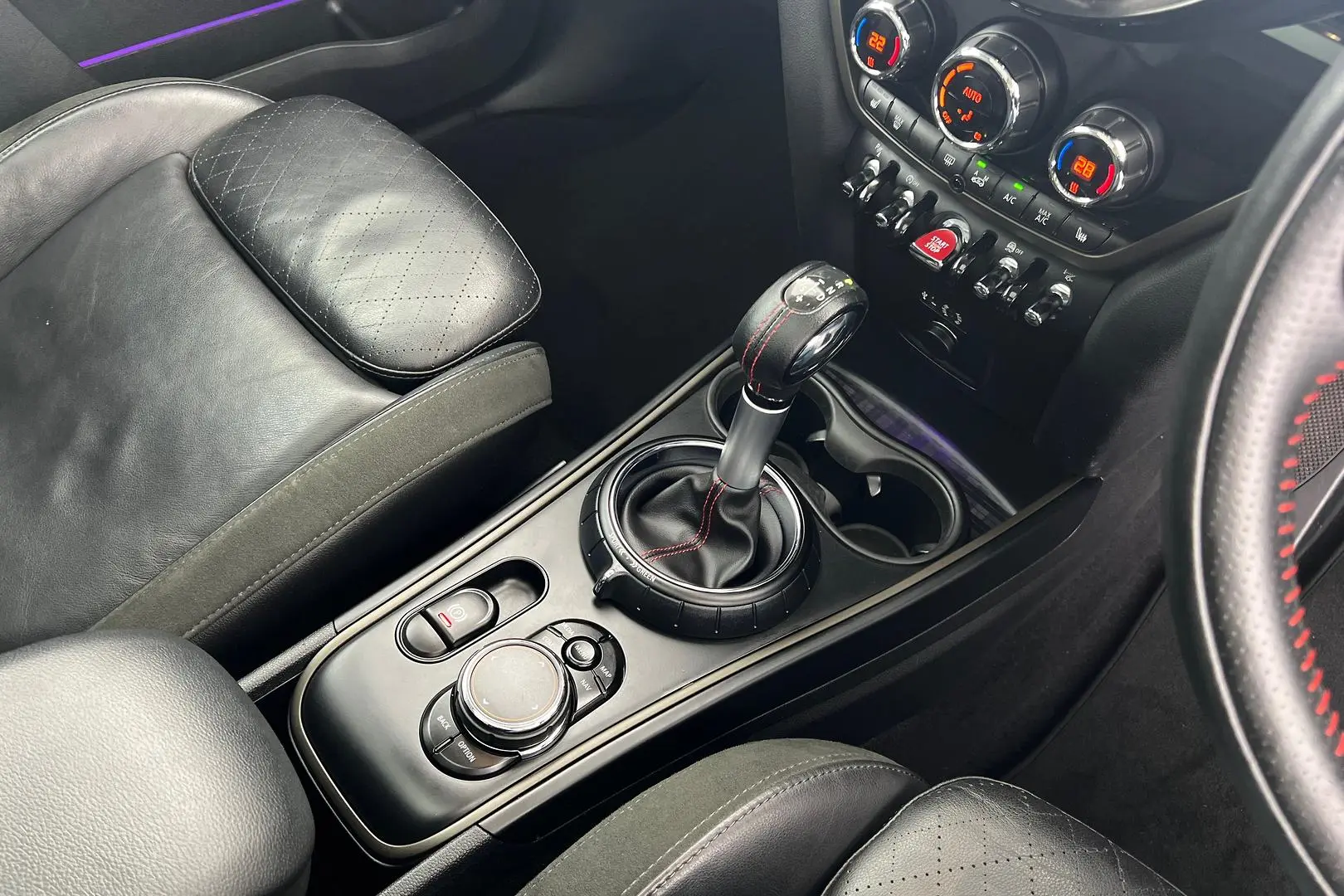 2017 MINI Countryman Gallery Image 20