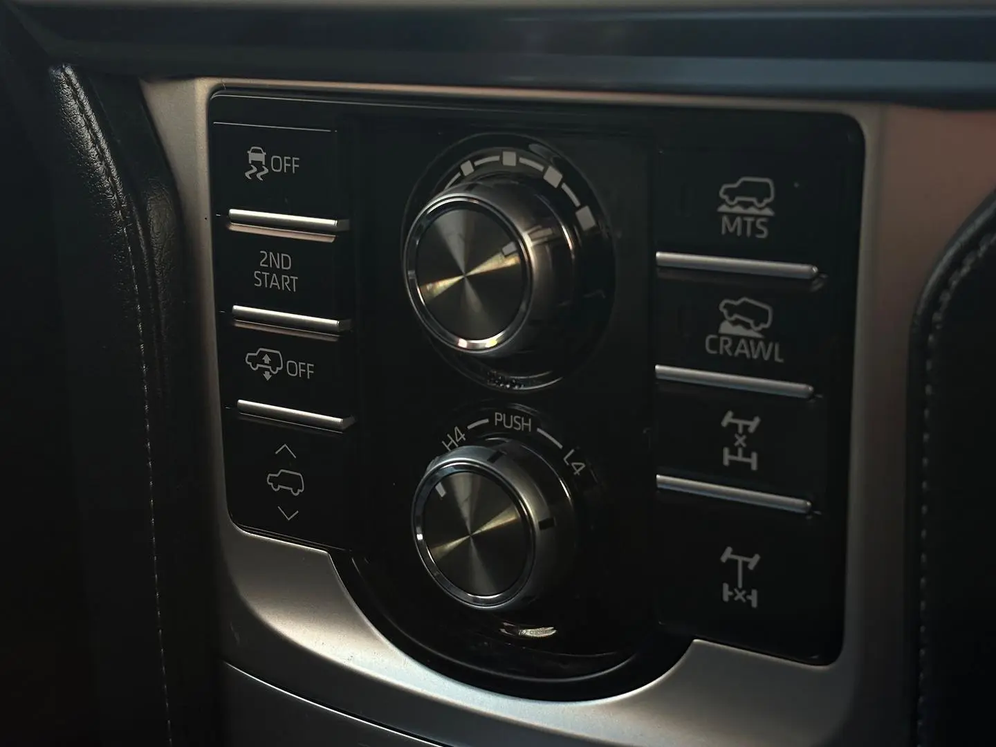 2022 Toyota Landcruiser Prado Gallery Image 23