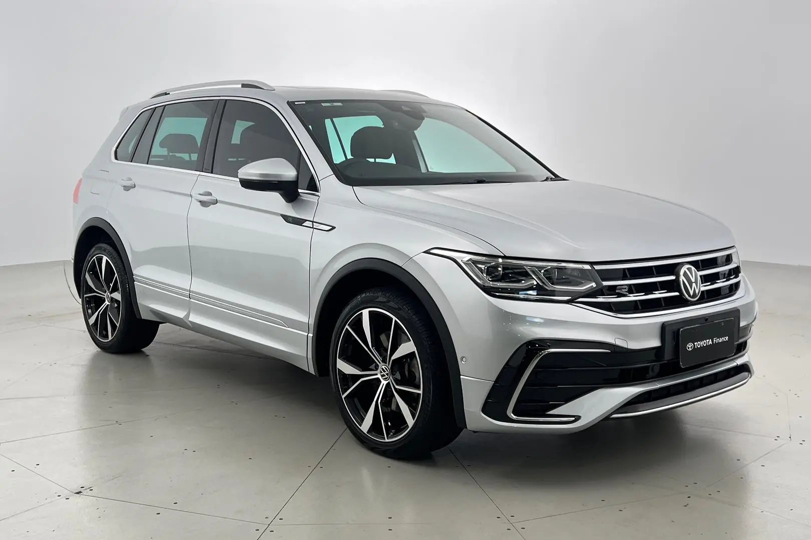 2021 Volkswagen Tiguan Gallery Image 1