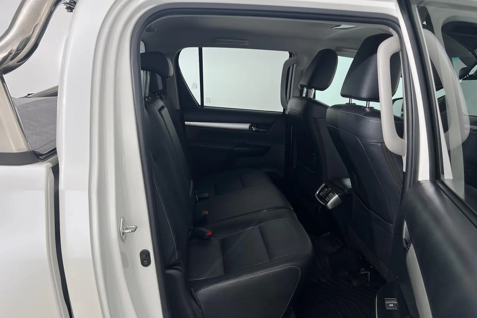 2020 Toyota Hilux Gallery Image 13