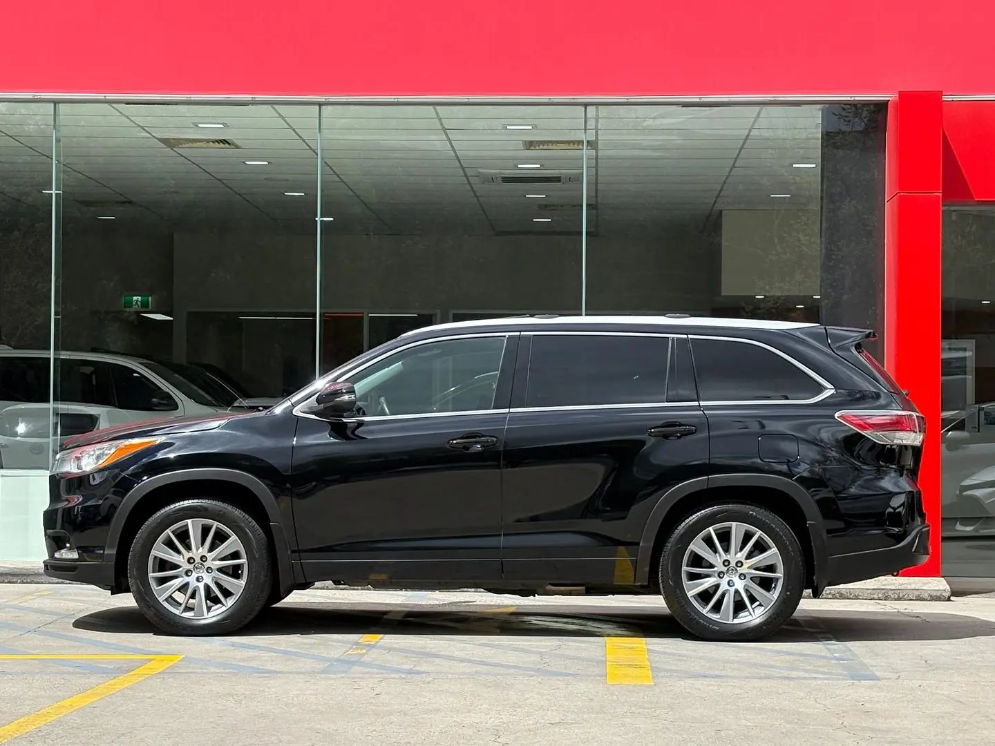 2015 Toyota Kluger Gallery Image 6