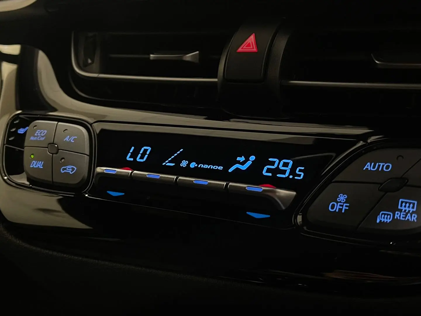 2022 Toyota C-HR Gallery Image 19