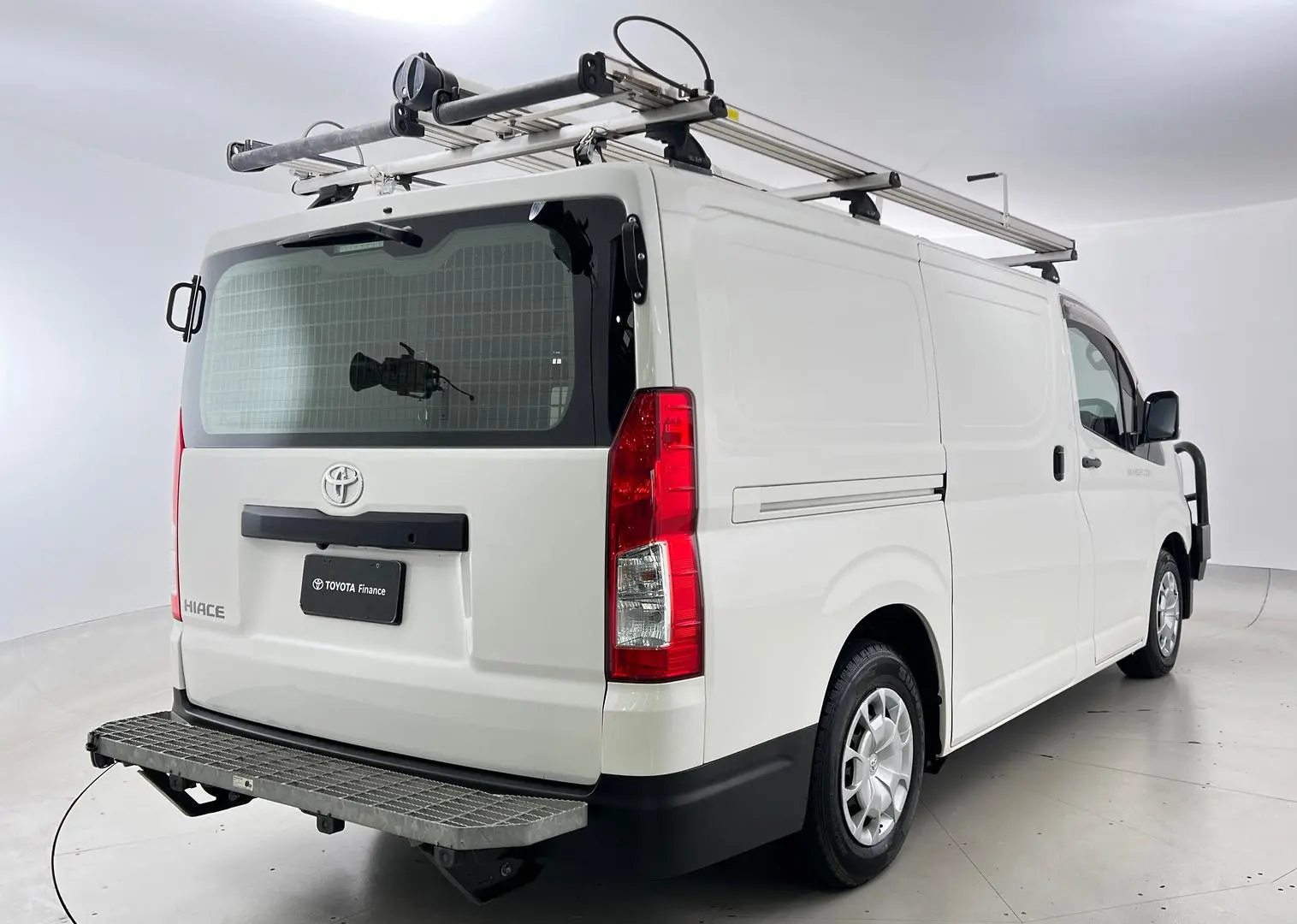 2019 Toyota Hiace Gallery Image 8