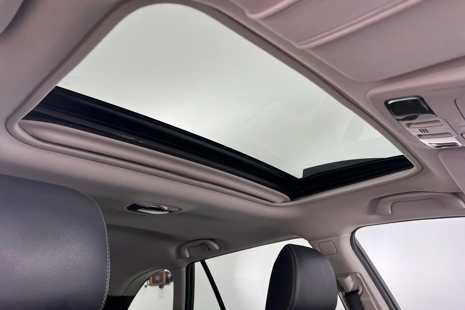 2015 Subaru Outback Gallery Image 12