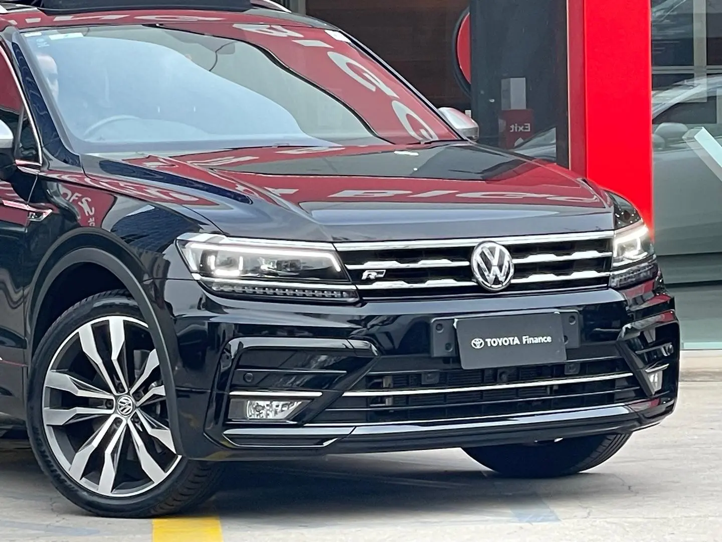 2021 Volkswagen Tiguan Gallery Image 4