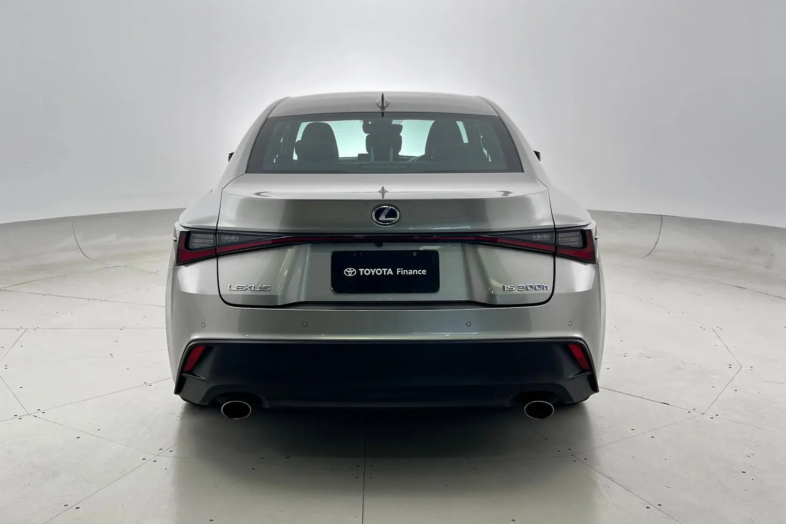 2020 Lexus IS Gallery Image 6