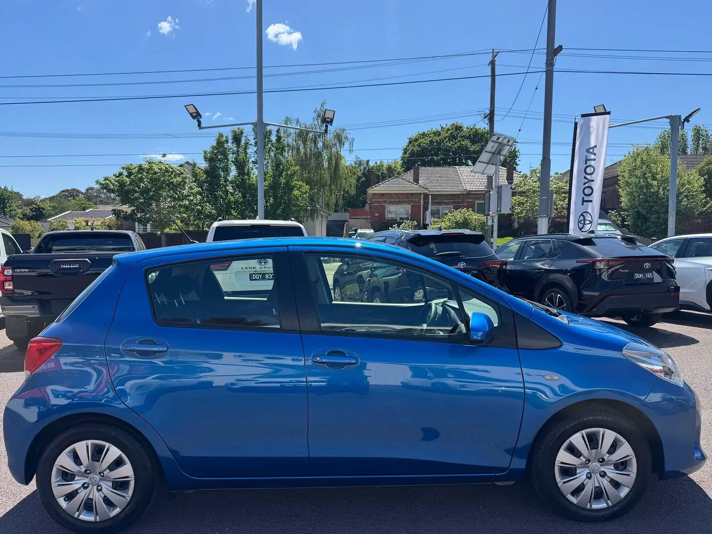 2015 Toyota Yaris Gallery Image 3