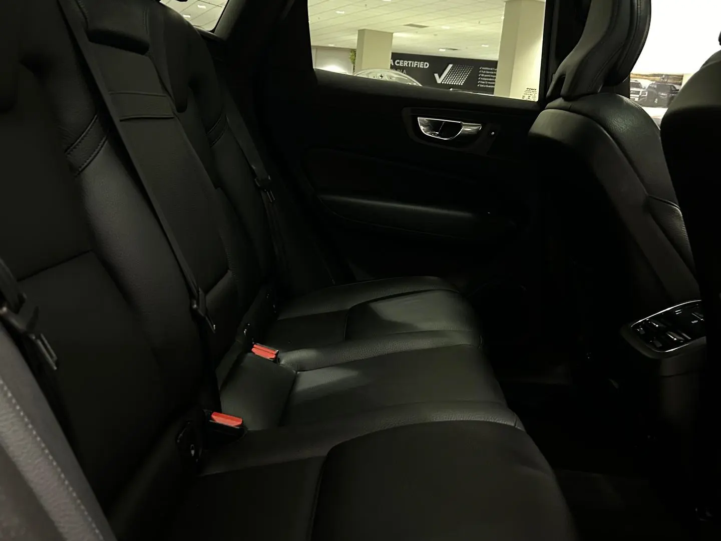 2020 Volvo XC60 Gallery Image 14