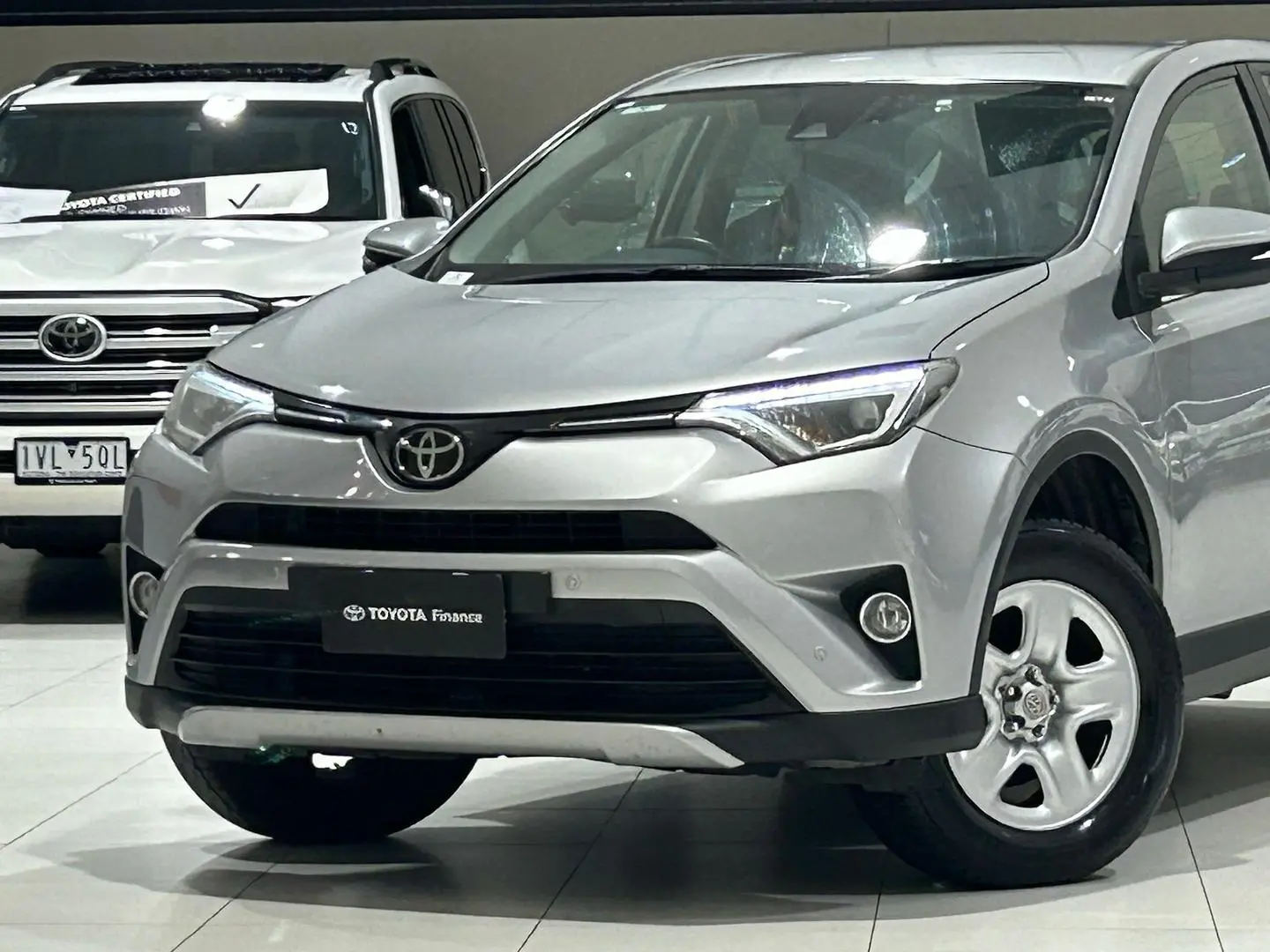 2017 Toyota RAV4 Gallery Image 7