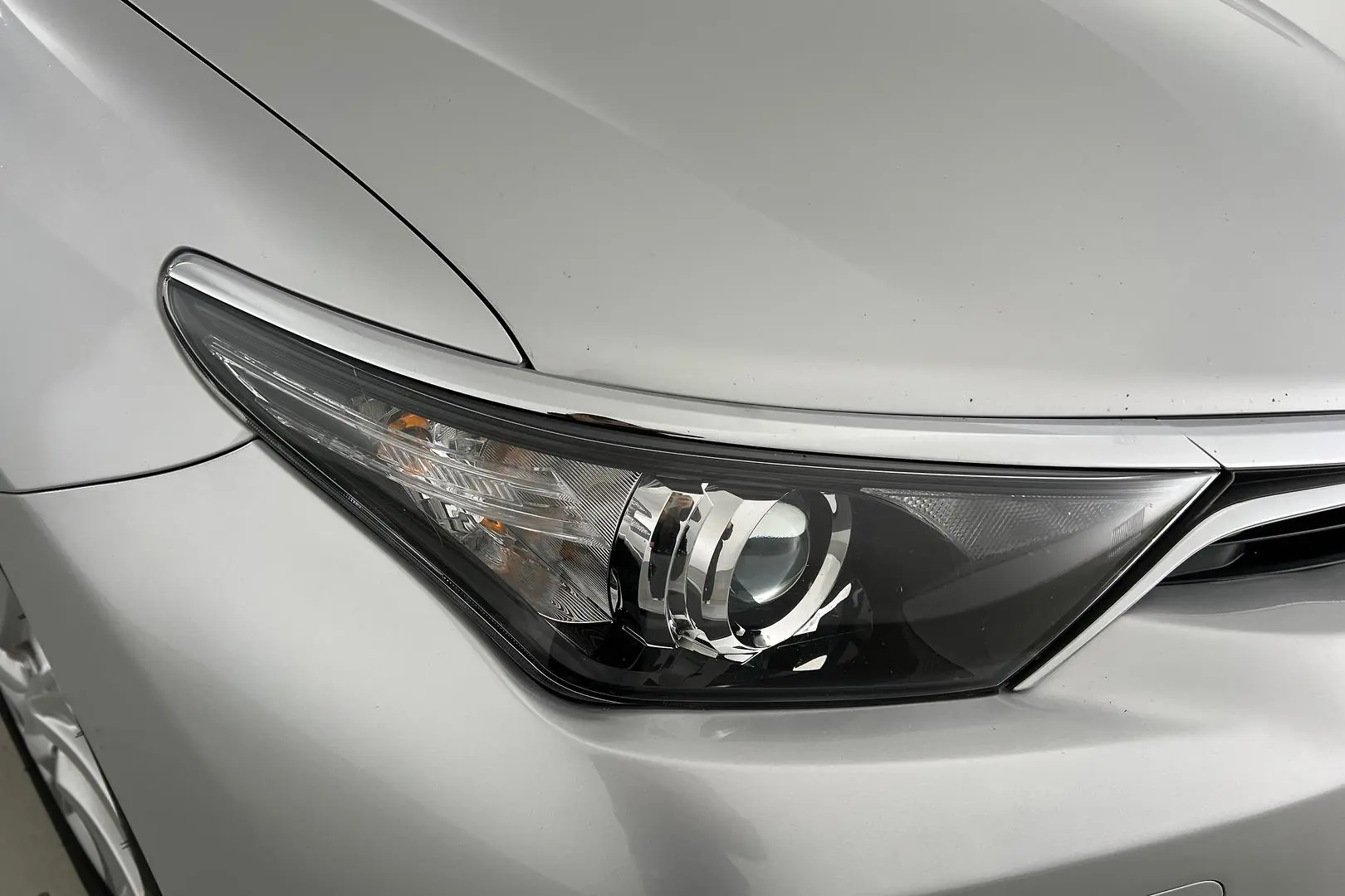 2016 Toyota Corolla Gallery Image 18
