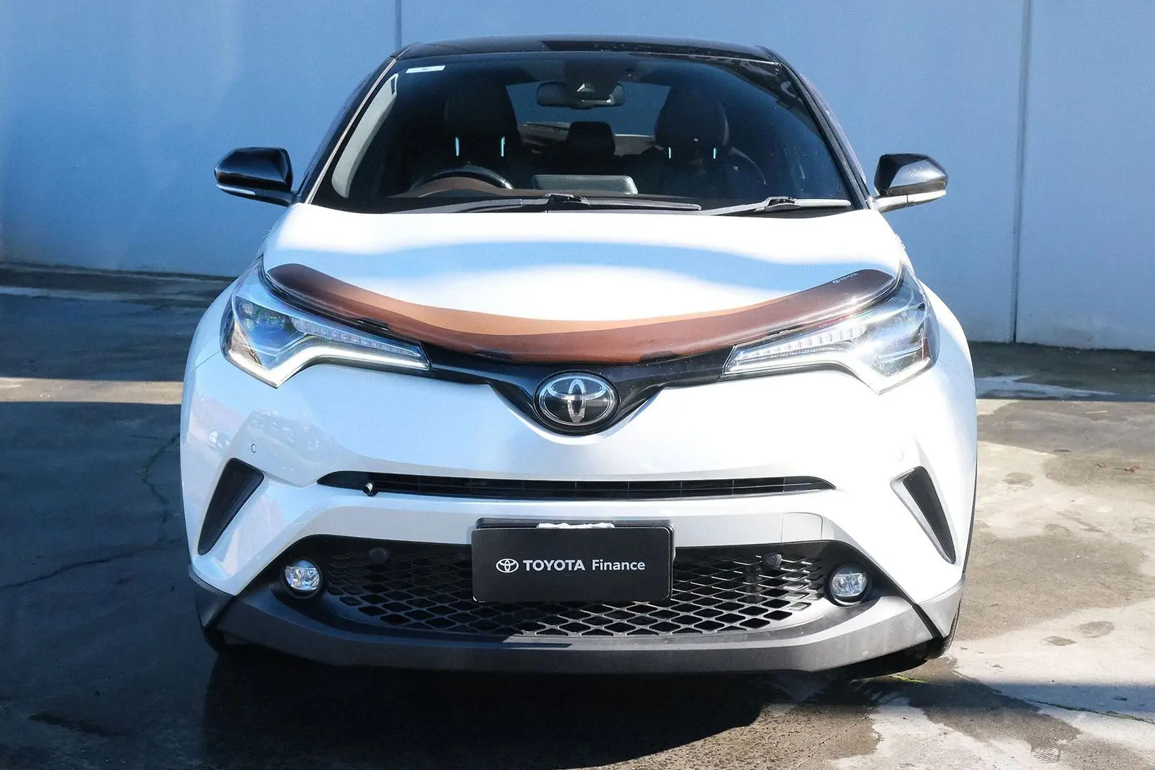 2018 Toyota C-HR Gallery Image 3