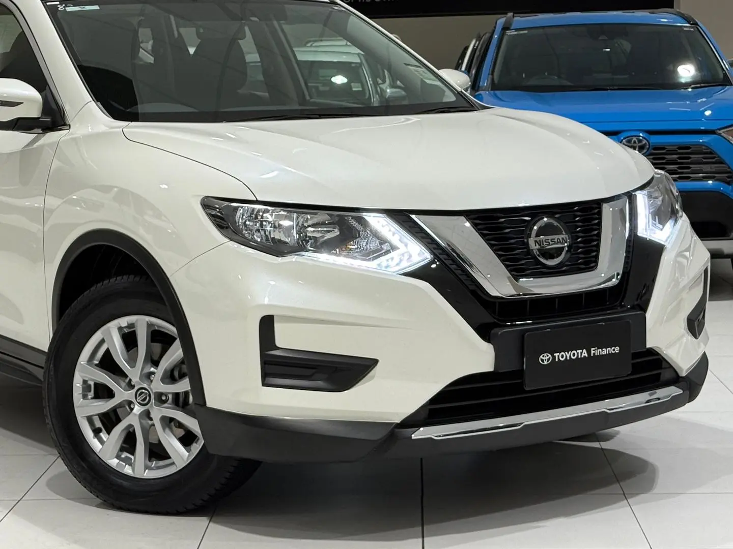 2020 Nissan X-TRAIL Gallery Image 3
