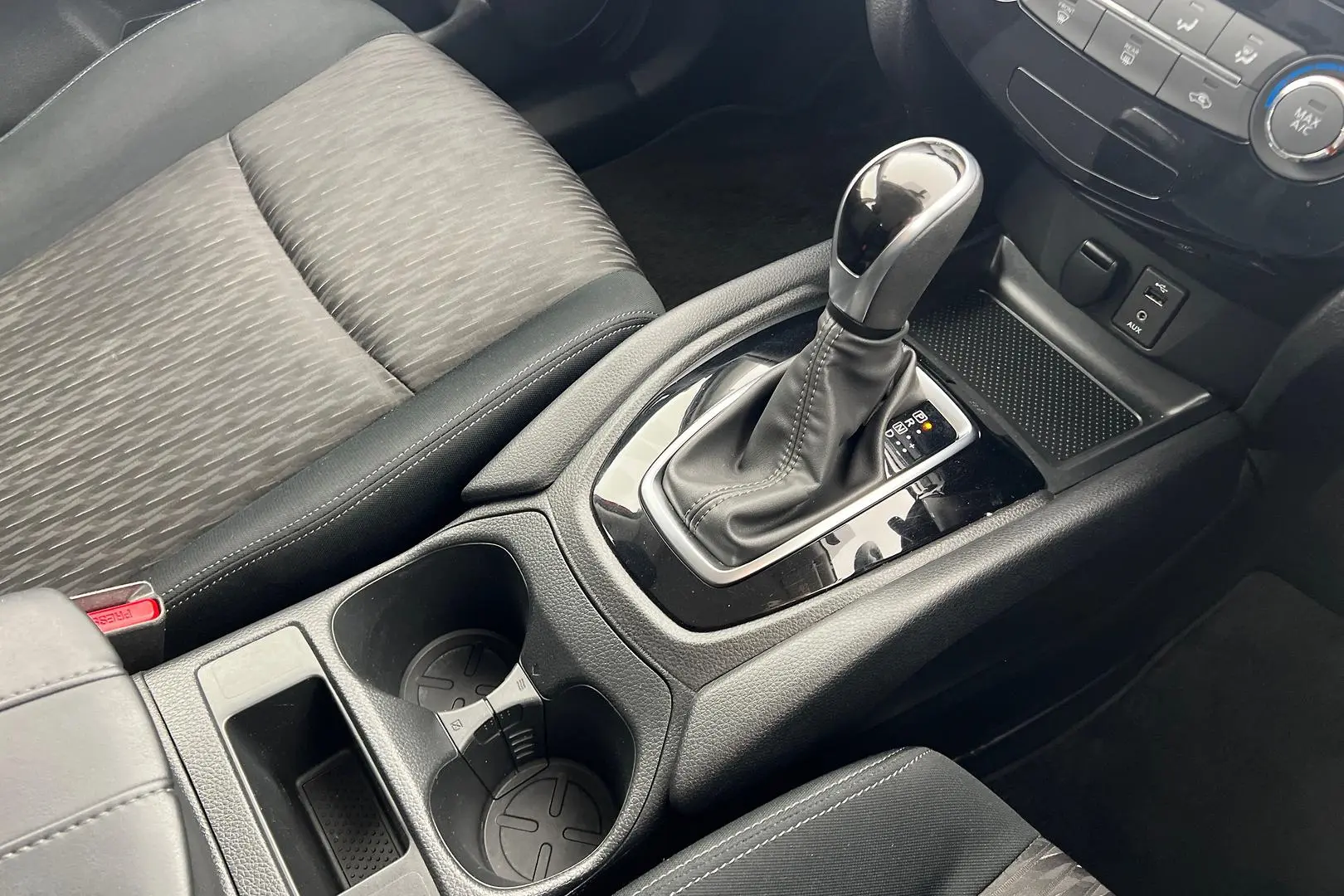 2019 Nissan X-TRAIL Gallery Image 13