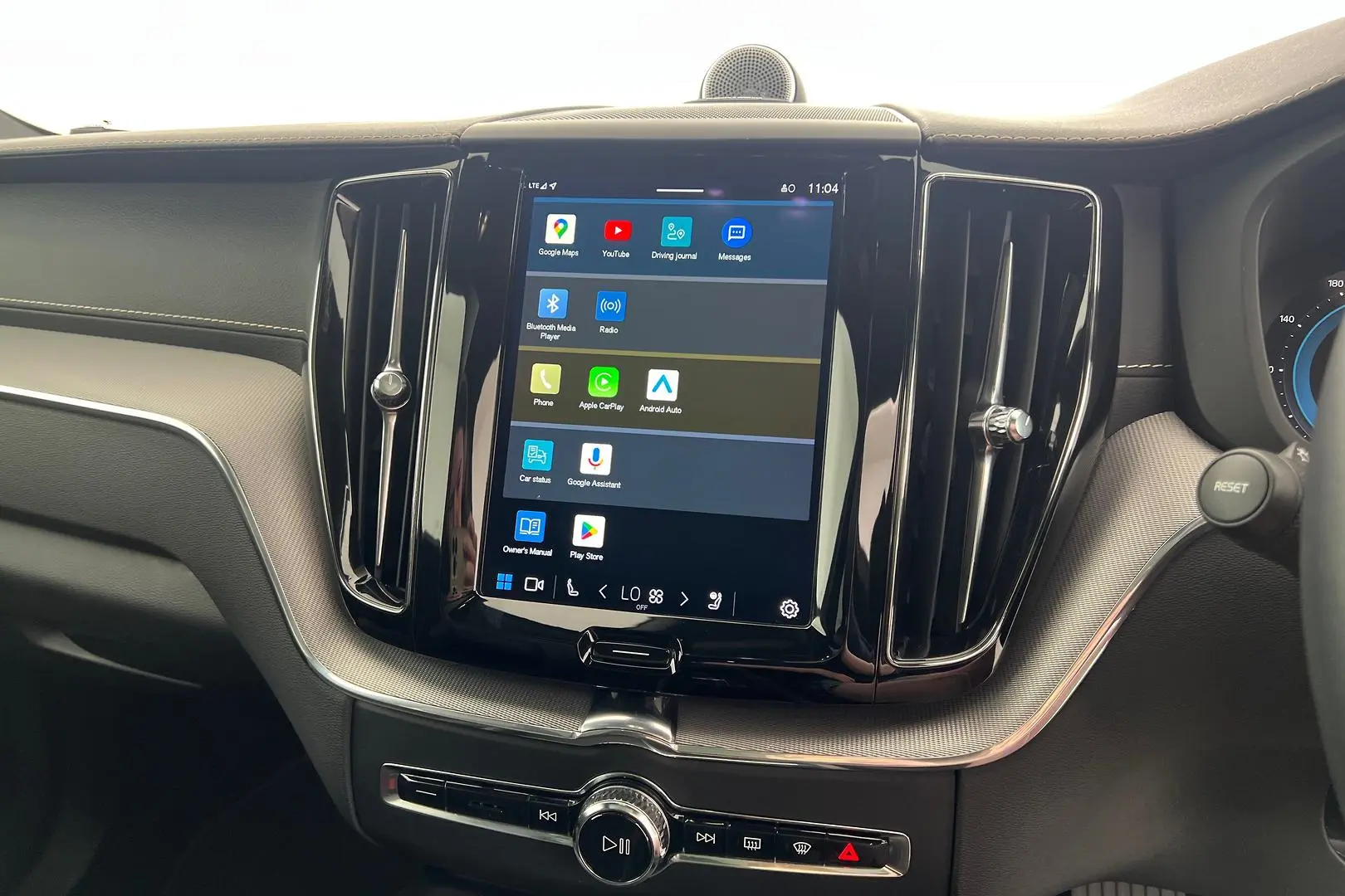 2021 Volvo XC60 Gallery Image 18