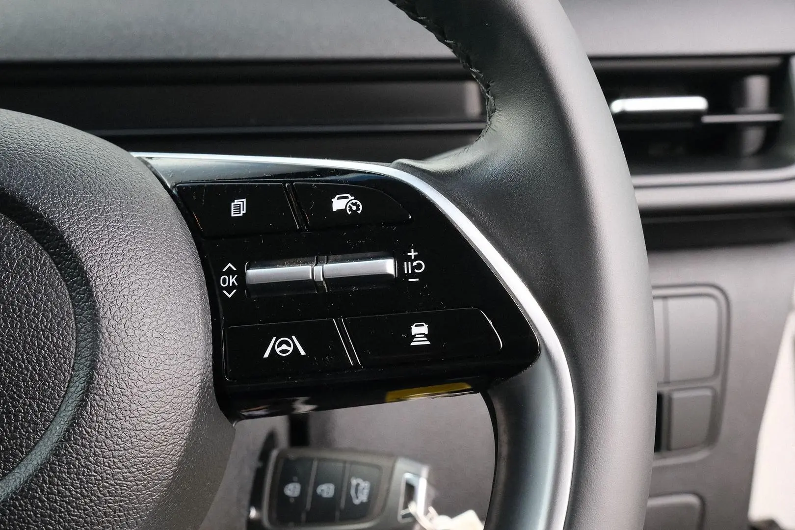 2021 Hyundai STARIA LOAD Gallery Image 17